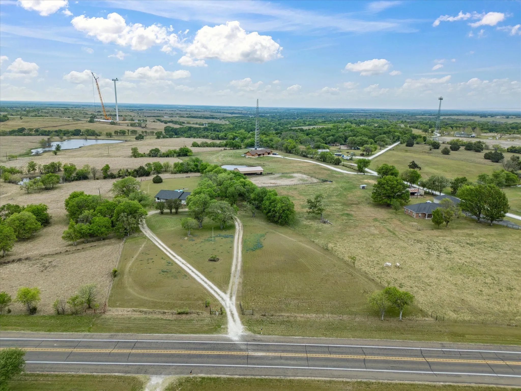 Single Family Residence For Sale in Navarro County , 15720 W Highway 22, Blooming Grove, Texas 76626, 5 Bedroom, 3 Bathroom, Garage spaces, 2,312 Sqft, built in 1973, mls#21226082, Real Estate Agent in Blooming Grove, Homes For Sale in Navarro county, Homes For Sale in Blooming Grove, Realtor in Blooming Grove Texas, Real Estate Brokerage Independent Realty Texas, Luminita Cordes Realtor