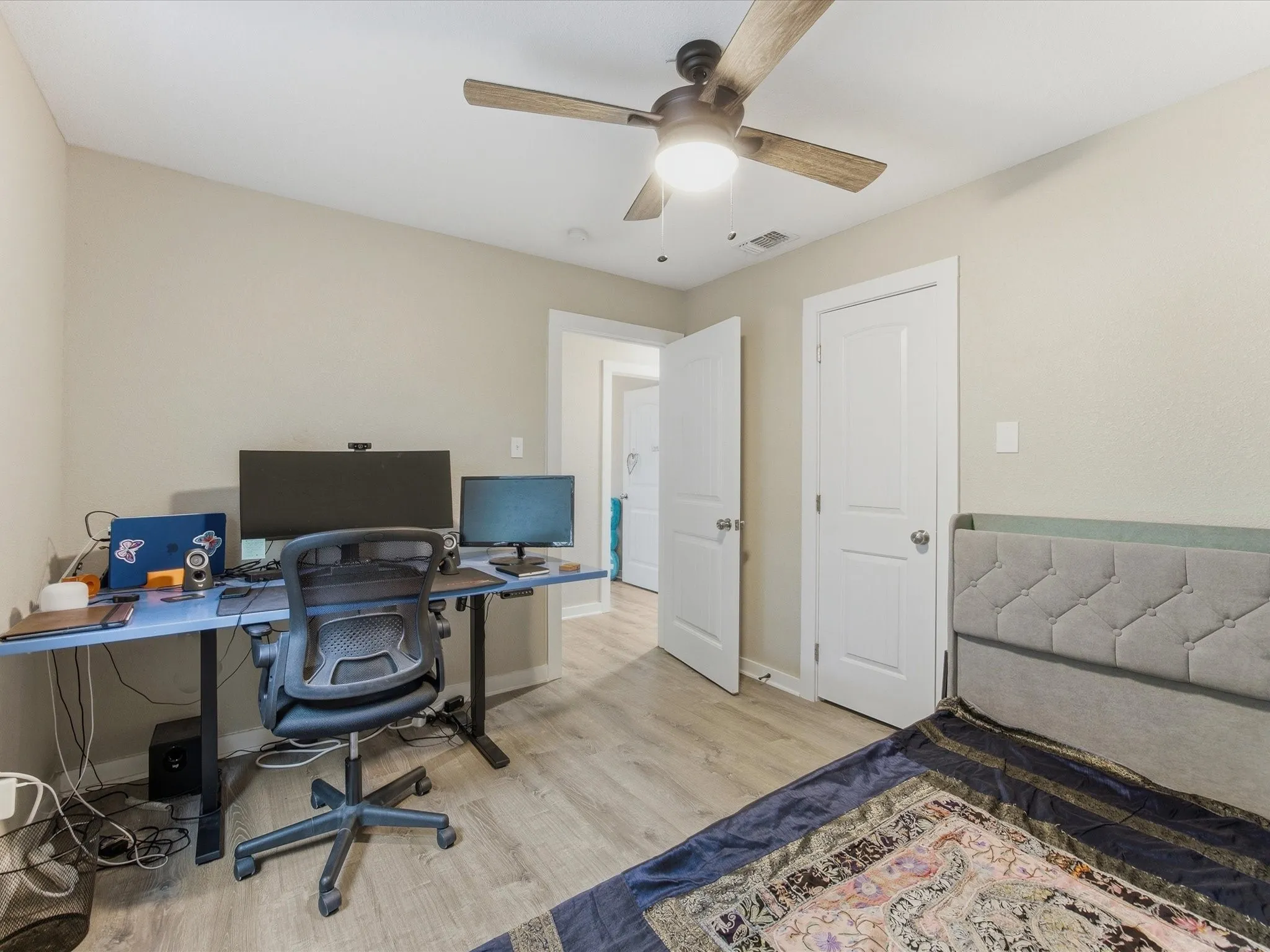 Single Family Residence For Sale in Navarro County , 15720 W Highway 22, Blooming Grove, Texas 76626, 5 Bedroom, 3 Bathroom, Garage spaces, 2,312 Sqft, built in 1973, mls#21226082, Real Estate Agent in Blooming Grove, Homes For Sale in Navarro county, Homes For Sale in Blooming Grove, Realtor in Blooming Grove Texas, Real Estate Brokerage Independent Realty Texas, Luminita Cordes Realtor
