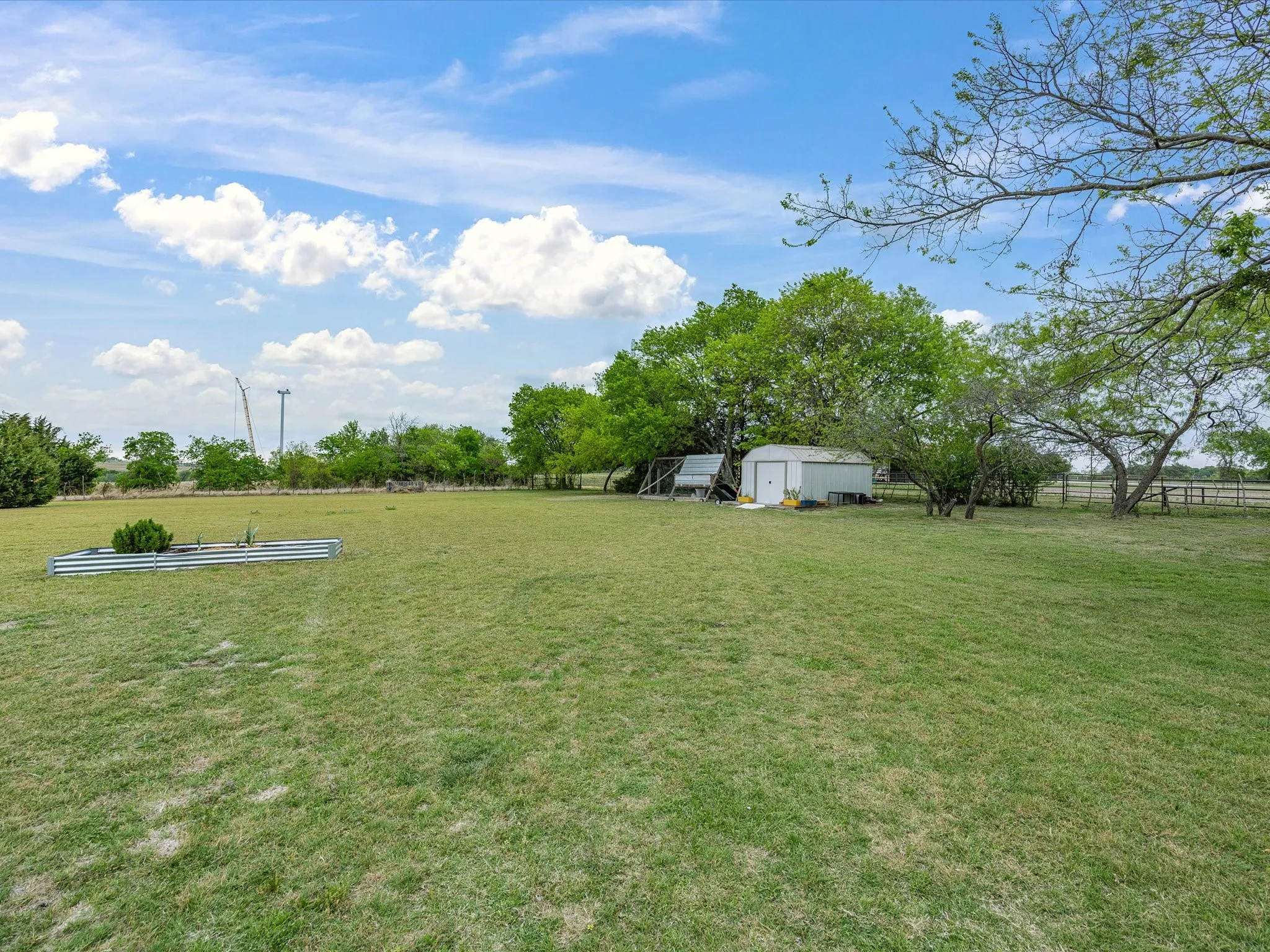 Single Family Residence For Sale in Navarro County , 15720 W Highway 22, Blooming Grove, Texas 76626, 5 Bedroom, 3 Bathroom, Garage spaces, 2,312 Sqft, built in 1973, mls#21226082, Real Estate Agent in Blooming Grove, Homes For Sale in Navarro county, Homes For Sale in Blooming Grove, Realtor in Blooming Grove Texas, Real Estate Brokerage Independent Realty Texas, Luminita Cordes Realtor