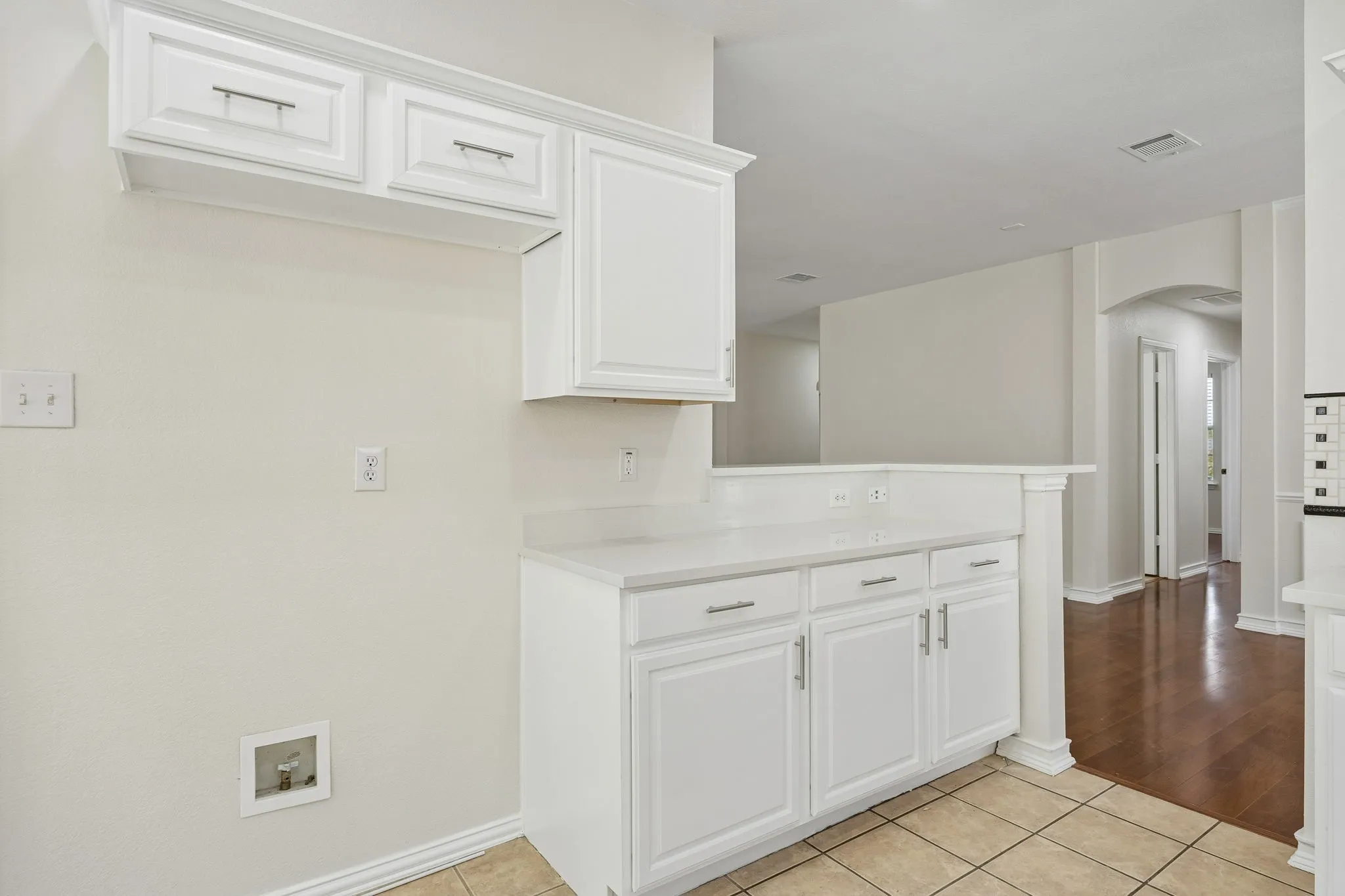 Single Family Residence For Sale in Tarrant County , 2101 Turtle Cove Drive, Mansfield, Texas 76063, 4 Bedroom, 2 Bathroom, 2 Garage spaces, 1,767 Sqft, built in 2004, Preowned, mls#21226203, Real Estate Agent in Mansfield, Homes For Sale in Tarrant county, Homes For Sale in Mansfield, Realtor in Mansfield Texas, Real Estate Brokerage Independent Realty Texas, Luminita Cordes Realtor