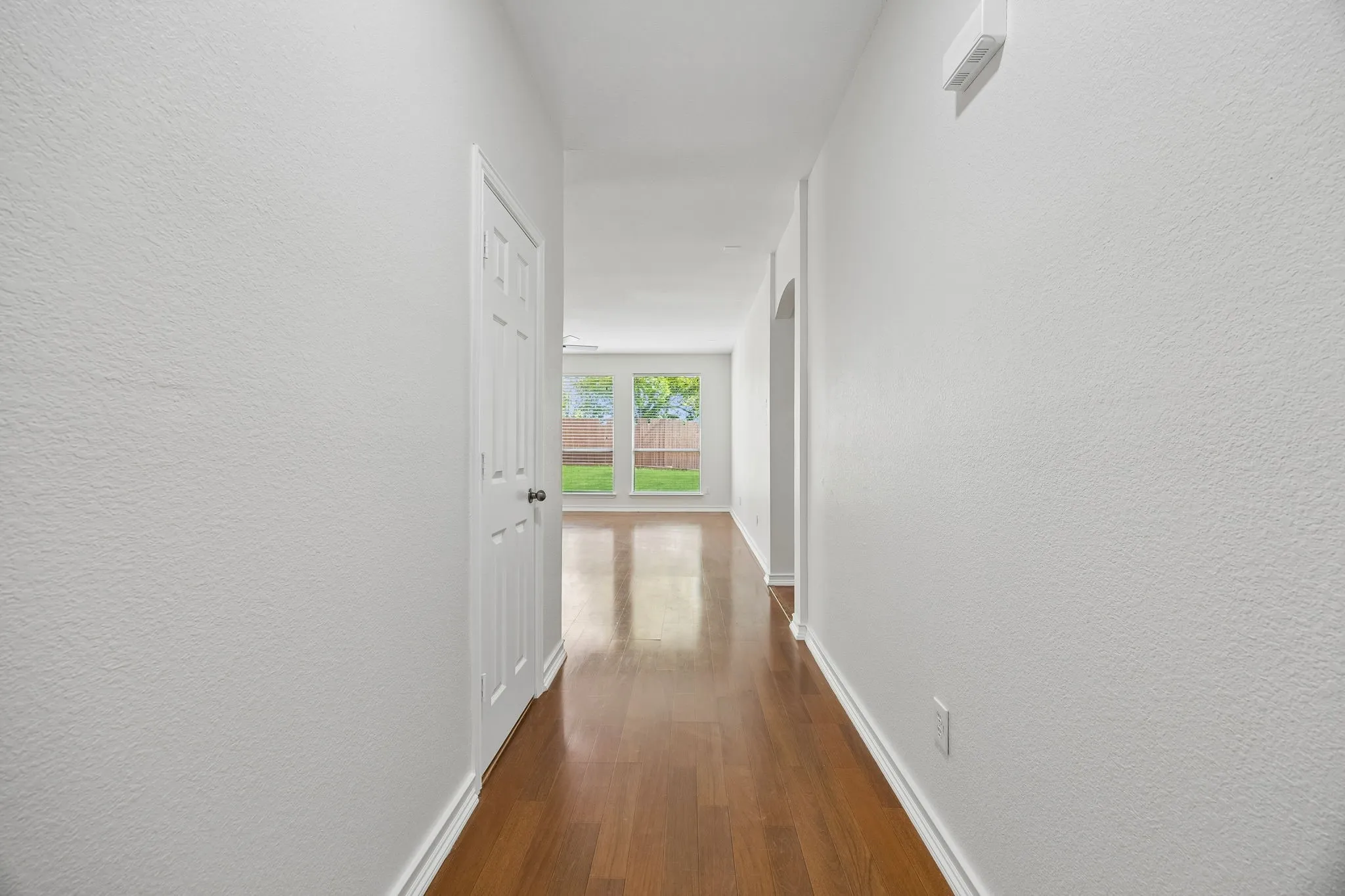 Single Family Residence For Sale in Tarrant County , 2101 Turtle Cove Drive, Mansfield, Texas 76063, 4 Bedroom, 2 Bathroom, 2 Garage spaces, 1,767 Sqft, built in 2004, Preowned, mls#21226203, Real Estate Agent in Mansfield, Homes For Sale in Tarrant county, Homes For Sale in Mansfield, Realtor in Mansfield Texas, Real Estate Brokerage Independent Realty Texas, Luminita Cordes Realtor
