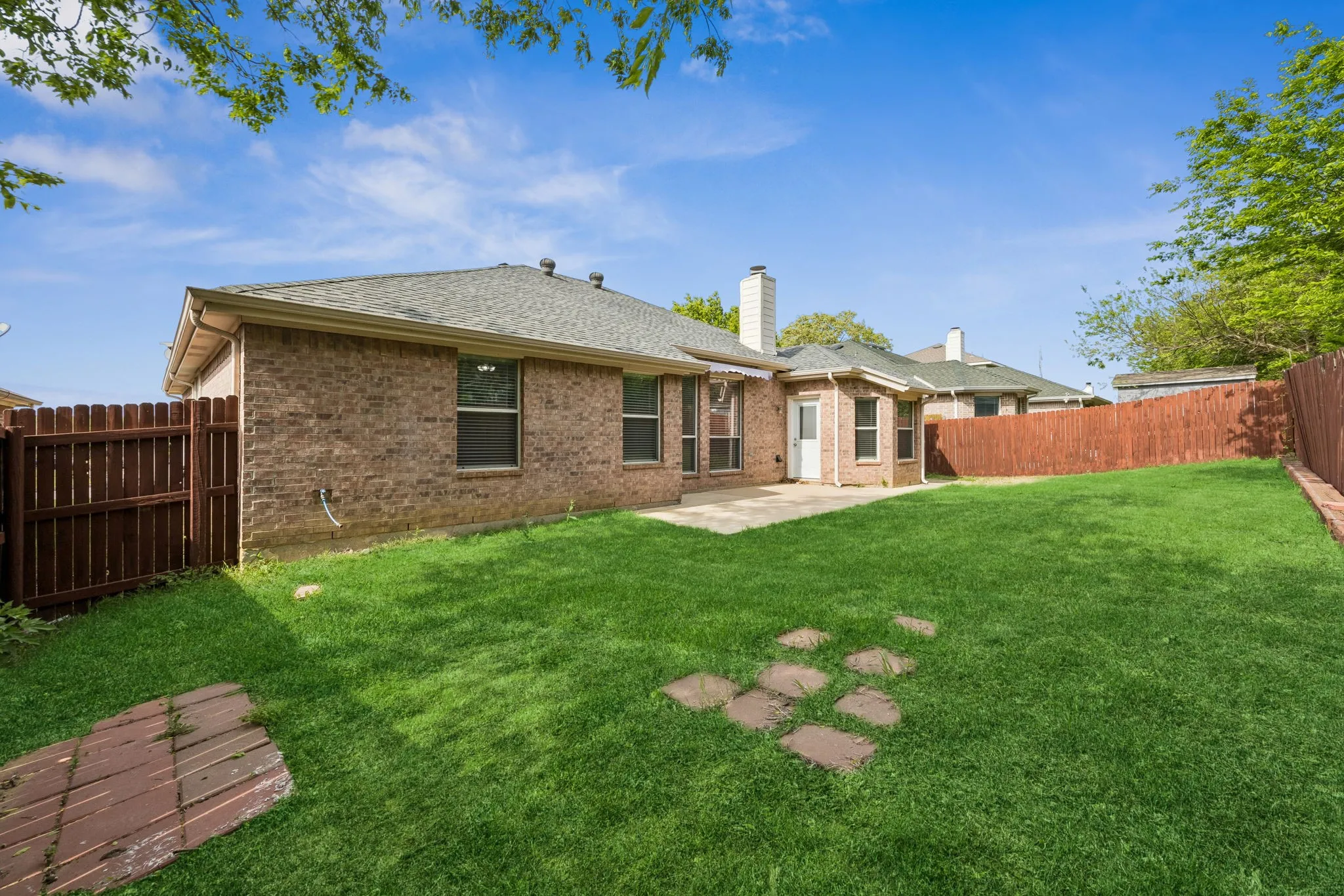 Single Family Residence For Sale in Tarrant County , 2101 Turtle Cove Drive, Mansfield, Texas 76063, 4 Bedroom, 2 Bathroom, 2 Garage spaces, 1,767 Sqft, built in 2004, Preowned, mls#21226203, Real Estate Agent in Mansfield, Homes For Sale in Tarrant county, Homes For Sale in Mansfield, Realtor in Mansfield Texas, Real Estate Brokerage Independent Realty Texas, Luminita Cordes Realtor