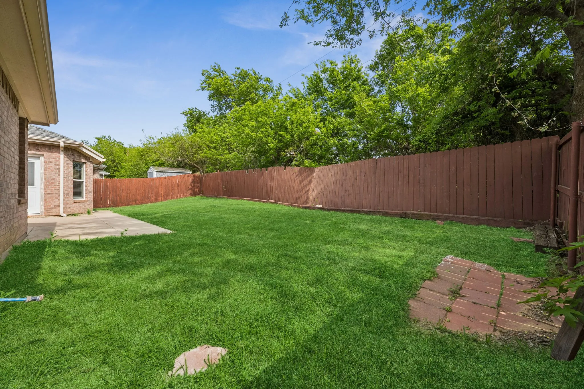 Single Family Residence For Sale in Tarrant County , 2101 Turtle Cove Drive, Mansfield, Texas 76063, 4 Bedroom, 2 Bathroom, 2 Garage spaces, 1,767 Sqft, built in 2004, Preowned, mls#21226203, Real Estate Agent in Mansfield, Homes For Sale in Tarrant county, Homes For Sale in Mansfield, Realtor in Mansfield Texas, Real Estate Brokerage Independent Realty Texas, Luminita Cordes Realtor