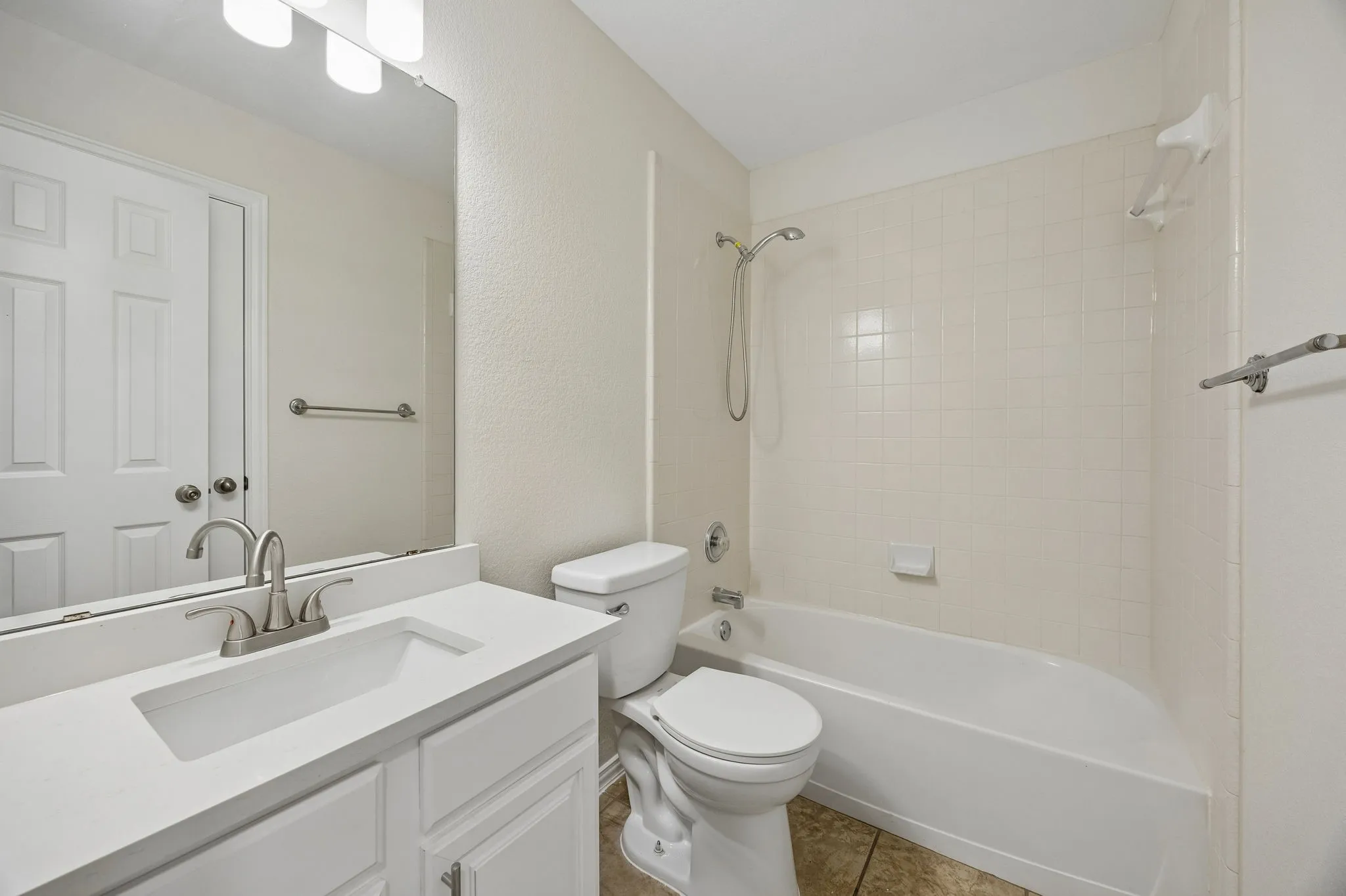 Single Family Residence For Sale in Tarrant County , 2101 Turtle Cove Drive, Mansfield, Texas 76063, 4 Bedroom, 2 Bathroom, 2 Garage spaces, 1,767 Sqft, built in 2004, Preowned, mls#21226203, Real Estate Agent in Mansfield, Homes For Sale in Tarrant county, Homes For Sale in Mansfield, Realtor in Mansfield Texas, Real Estate Brokerage Independent Realty Texas, Luminita Cordes Realtor