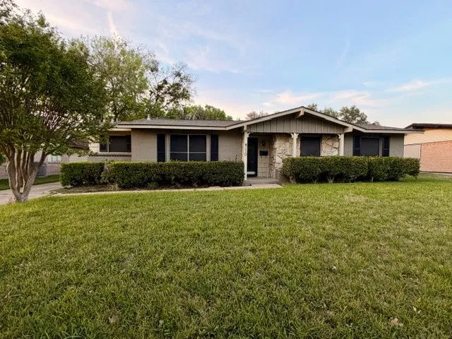 Single Family Residence For Rent in Dallas County , 710 Silverstone Drive, Richardson, Texas 75080, 3 Bedroom, 2 Bathroom, 2 Garage spaces, 1,352 Sqft, built in 1961, Preowned, mls#21226315, Real Estate Agent in Richardson, Homes For Rent in Dallas county, Homes For Rent in Richardson, Realtor in Richardson Texas, Real Estate Brokerage Independent Realty Texas, Luminita Cordes Realtor