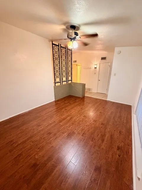 Single Family Residence For Rent in Dallas County , 710 Silverstone Drive, Richardson, Texas 75080, 3 Bedroom, 2 Bathroom, 2 Garage spaces, 1,352 Sqft, built in 1961, Preowned, mls#21226315, Real Estate Agent in Richardson, Homes For Rent in Dallas county, Homes For Rent in Richardson, Realtor in Richardson Texas, Real Estate Brokerage Independent Realty Texas, Luminita Cordes Realtor