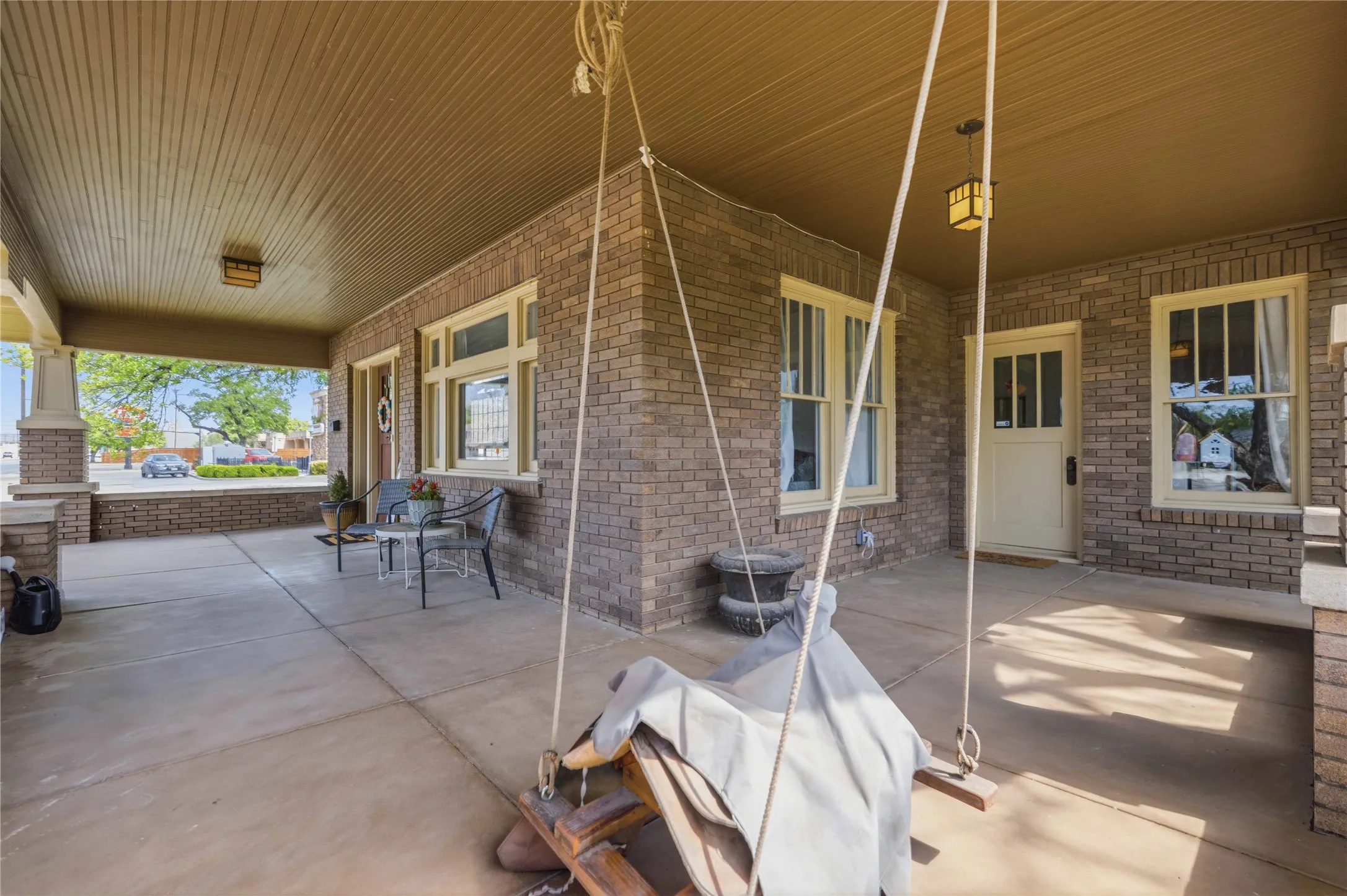 Single Family Residence For Sale in Brown County , 1700 Austin Avenue, Brownwood, Texas 76801, 4 Bedroom, 3 Bathroom, Garage spaces, 2,975 Sqft, built in 1914, Preowned, mls#21226237, Real Estate Agent in Brownwood, Homes For Sale in Brown county, Homes For Sale in Brownwood, Realtor in Brownwood Texas, Real Estate Brokerage Independent Realty Texas, Luminita Cordes Realtor