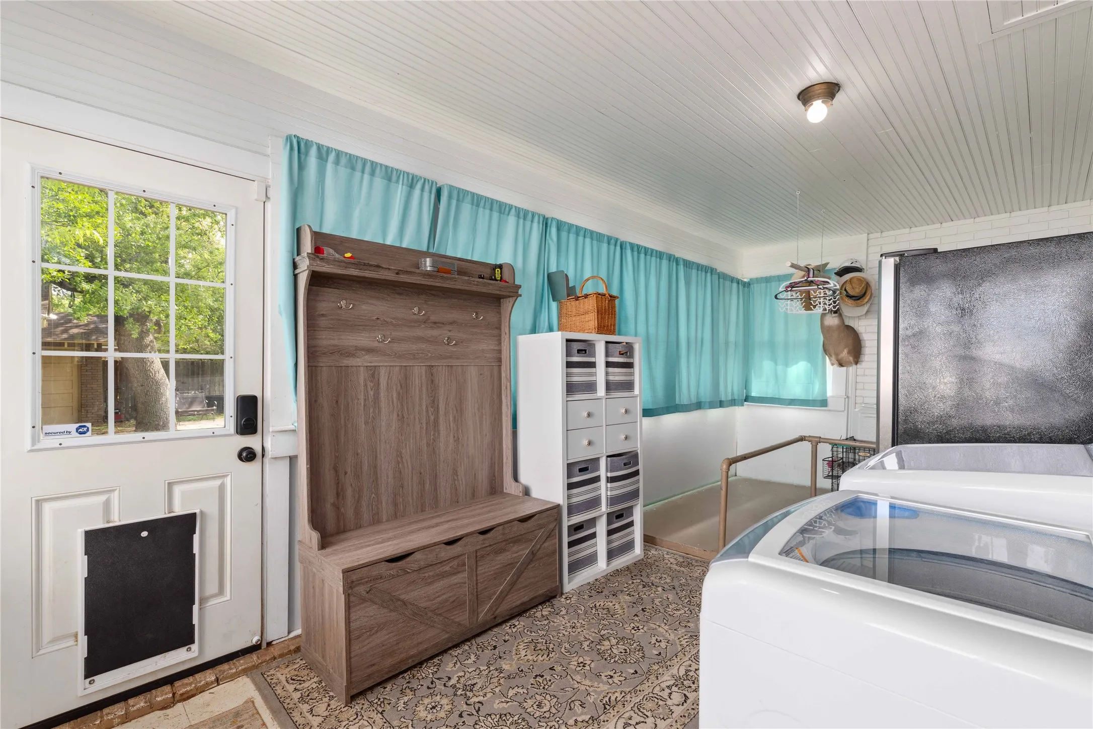 Single Family Residence For Sale in Brown County , 1700 Austin Avenue, Brownwood, Texas 76801, 4 Bedroom, 3 Bathroom, Garage spaces, 2,975 Sqft, built in 1914, Preowned, mls#21226237, Real Estate Agent in Brownwood, Homes For Sale in Brown county, Homes For Sale in Brownwood, Realtor in Brownwood Texas, Real Estate Brokerage Independent Realty Texas, Luminita Cordes Realtor