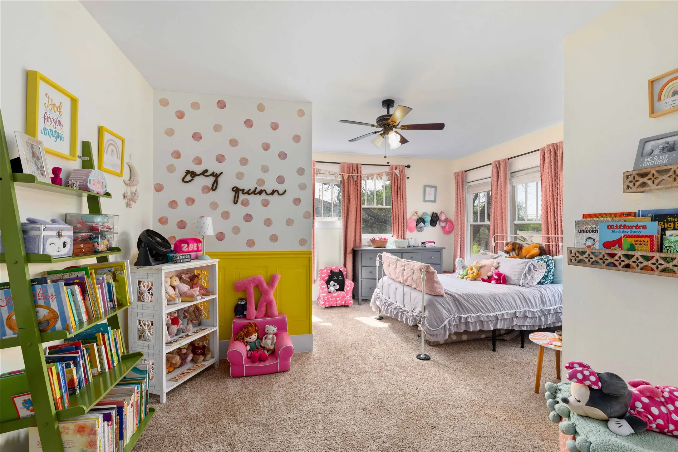 Single Family Residence For Sale in Brown County , 1700 Austin Avenue, Brownwood, Texas 76801, 4 Bedroom, 3 Bathroom, Garage spaces, 2,975 Sqft, built in 1914, Preowned, mls#21226237, Real Estate Agent in Brownwood, Homes For Sale in Brown county, Homes For Sale in Brownwood, Realtor in Brownwood Texas, Real Estate Brokerage Independent Realty Texas, Luminita Cordes Realtor