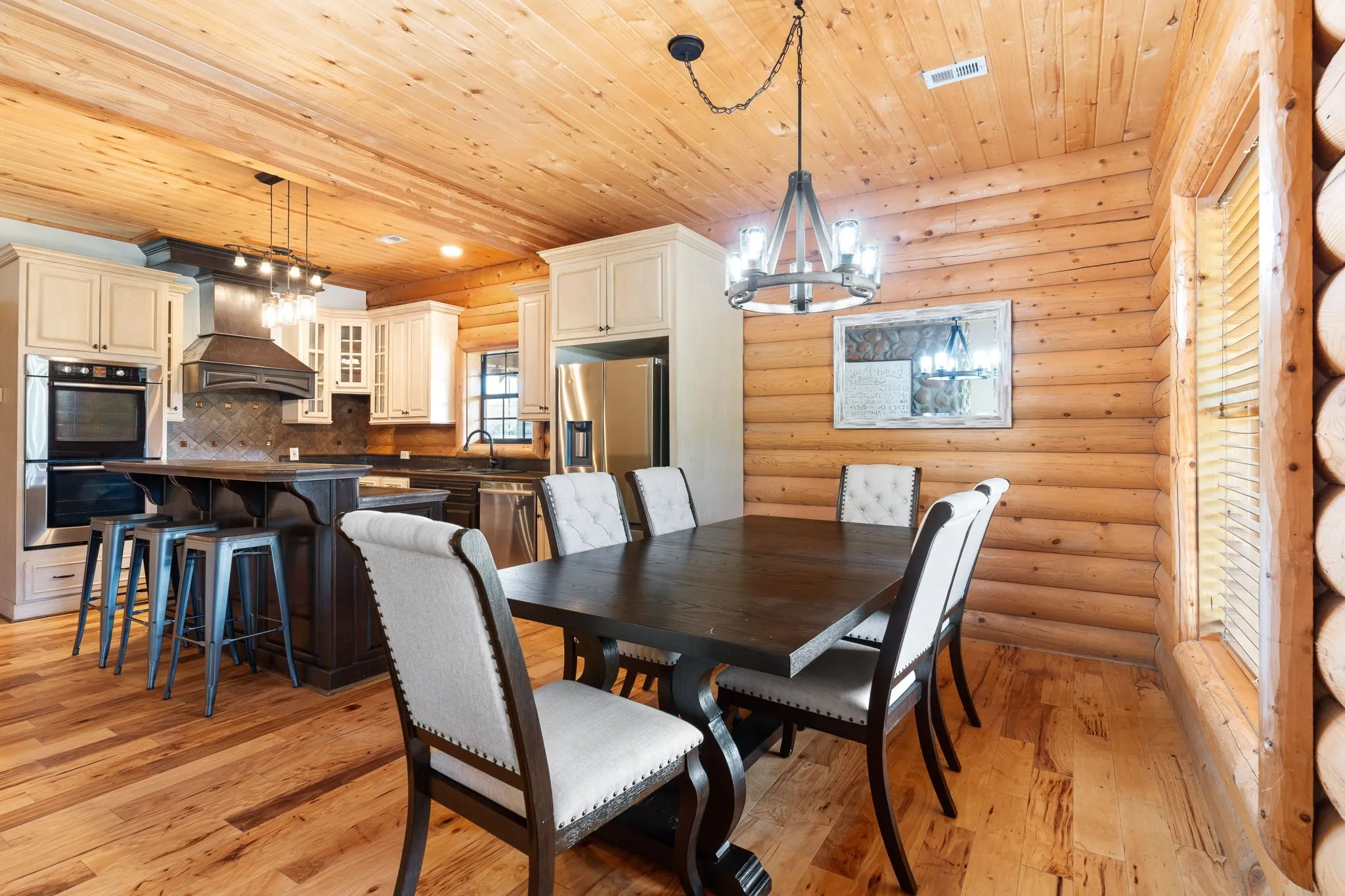 Single Family Residence For Sale in Grayson County , 7516 Fm 121, Van Alstyne, Texas 75495, 3 Bedroom, 3 Bathroom, 2 Garage spaces, 2,340 Sqft, built in 2007, mls#21206221, Real Estate Agent in Van Alstyne, Homes For Sale in Grayson county, Homes For Sale in Van Alstyne, Realtor in Van Alstyne Texas, Real Estate Brokerage Independent Realty Texas, Luminita Cordes Realtor