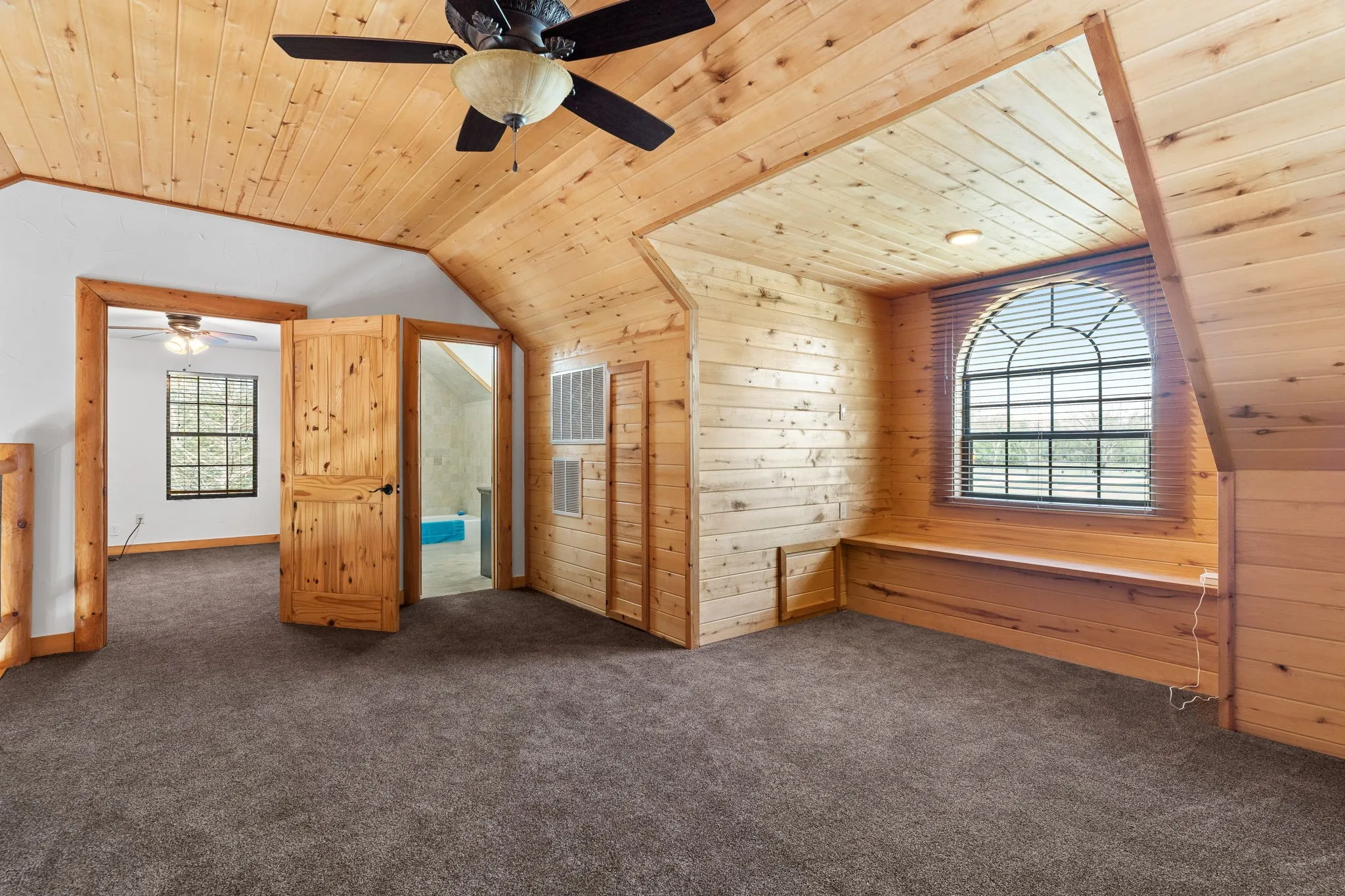 Single Family Residence For Sale in Grayson County , 7516 Fm 121, Van Alstyne, Texas 75495, 3 Bedroom, 3 Bathroom, 2 Garage spaces, 2,340 Sqft, built in 2007, mls#21206221, Real Estate Agent in Van Alstyne, Homes For Sale in Grayson county, Homes For Sale in Van Alstyne, Realtor in Van Alstyne Texas, Real Estate Brokerage Independent Realty Texas, Luminita Cordes Realtor