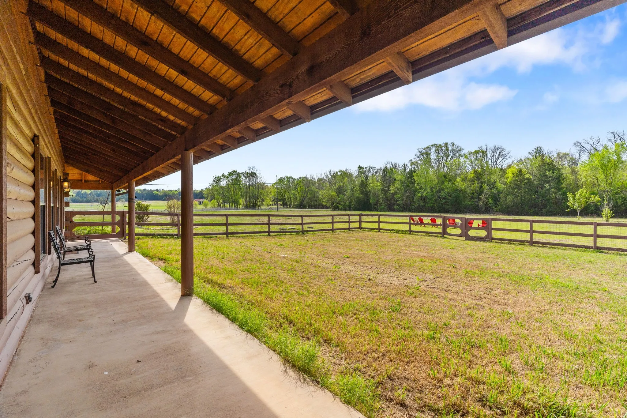 Single Family Residence For Sale in Grayson County , 7516 Fm 121, Van Alstyne, Texas 75495, 3 Bedroom, 3 Bathroom, 2 Garage spaces, 2,340 Sqft, built in 2007, mls#21206221, Real Estate Agent in Van Alstyne, Homes For Sale in Grayson county, Homes For Sale in Van Alstyne, Realtor in Van Alstyne Texas, Real Estate Brokerage Independent Realty Texas, Luminita Cordes Realtor