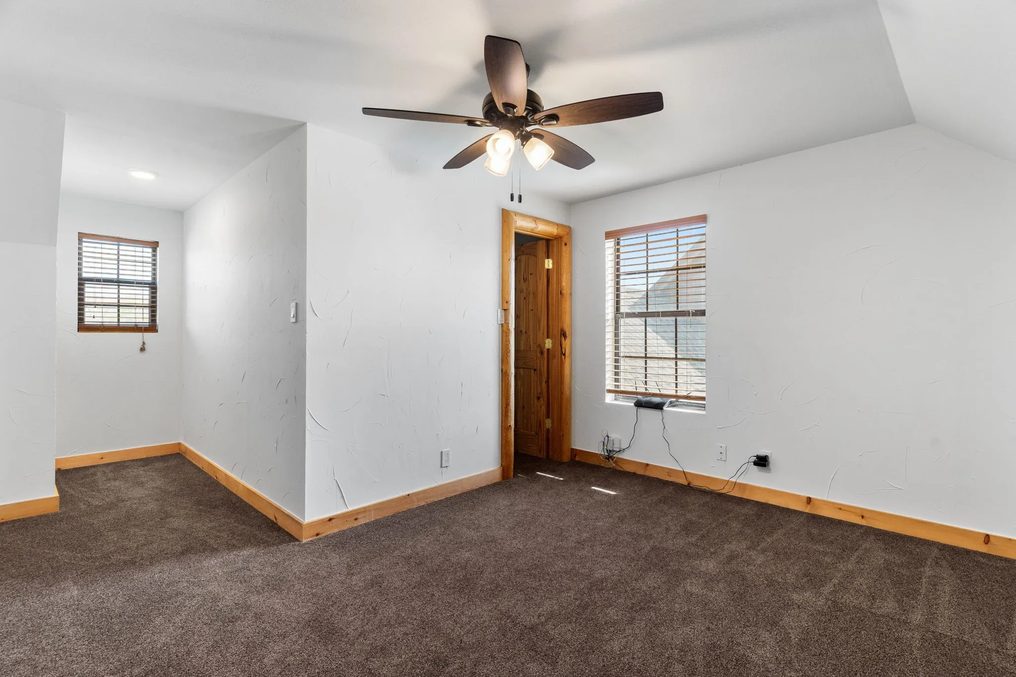 Single Family Residence For Sale in Grayson County , 7516 Fm 121, Van Alstyne, Texas 75495, 3 Bedroom, 3 Bathroom, 2 Garage spaces, 2,340 Sqft, built in 2007, mls#21206221, Real Estate Agent in Van Alstyne, Homes For Sale in Grayson county, Homes For Sale in Van Alstyne, Realtor in Van Alstyne Texas, Real Estate Brokerage Independent Realty Texas, Luminita Cordes Realtor