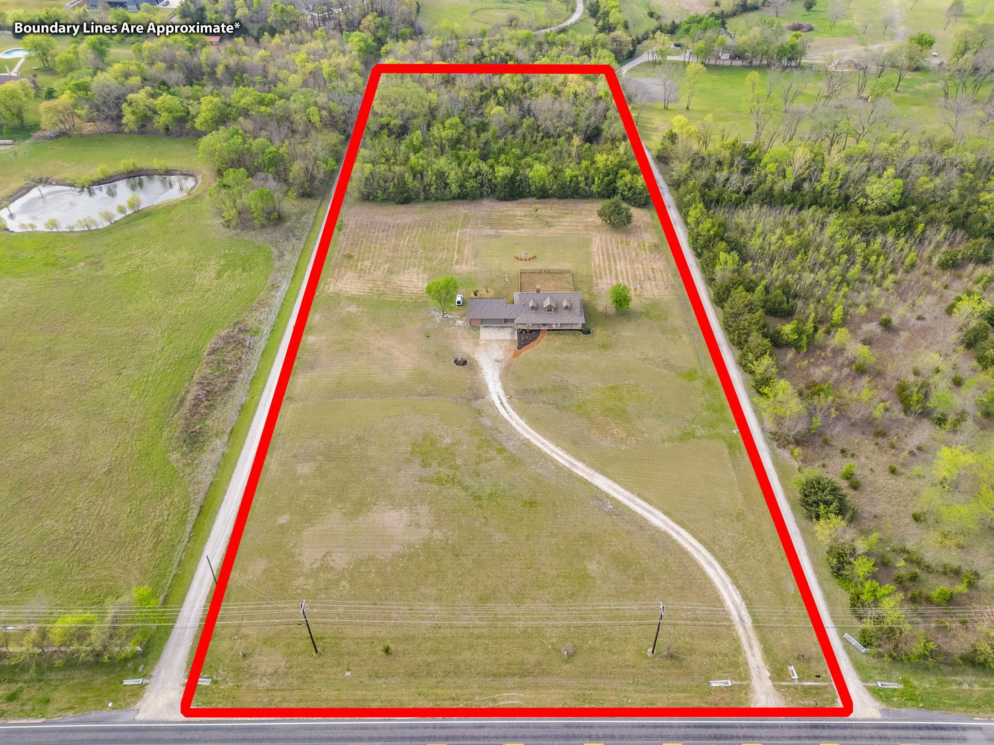 Single Family Residence For Sale in Grayson County , 7516 Fm 121, Van Alstyne, Texas 75495, 3 Bedroom, 3 Bathroom, 2 Garage spaces, 2,340 Sqft, built in 2007, mls#21206221, Real Estate Agent in Van Alstyne, Homes For Sale in Grayson county, Homes For Sale in Van Alstyne, Realtor in Van Alstyne Texas, Real Estate Brokerage Independent Realty Texas, Luminita Cordes Realtor