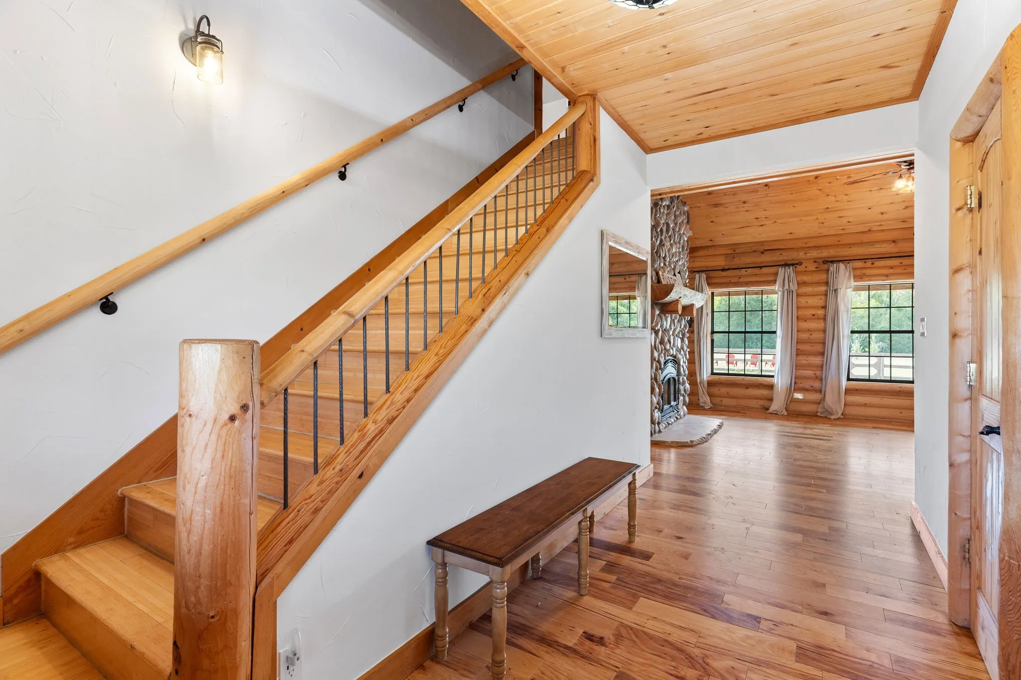Single Family Residence For Sale in Grayson County , 7516 Fm 121, Van Alstyne, Texas 75495, 3 Bedroom, 3 Bathroom, 2 Garage spaces, 2,340 Sqft, built in 2007, mls#21206221, Real Estate Agent in Van Alstyne, Homes For Sale in Grayson county, Homes For Sale in Van Alstyne, Realtor in Van Alstyne Texas, Real Estate Brokerage Independent Realty Texas, Luminita Cordes Realtor