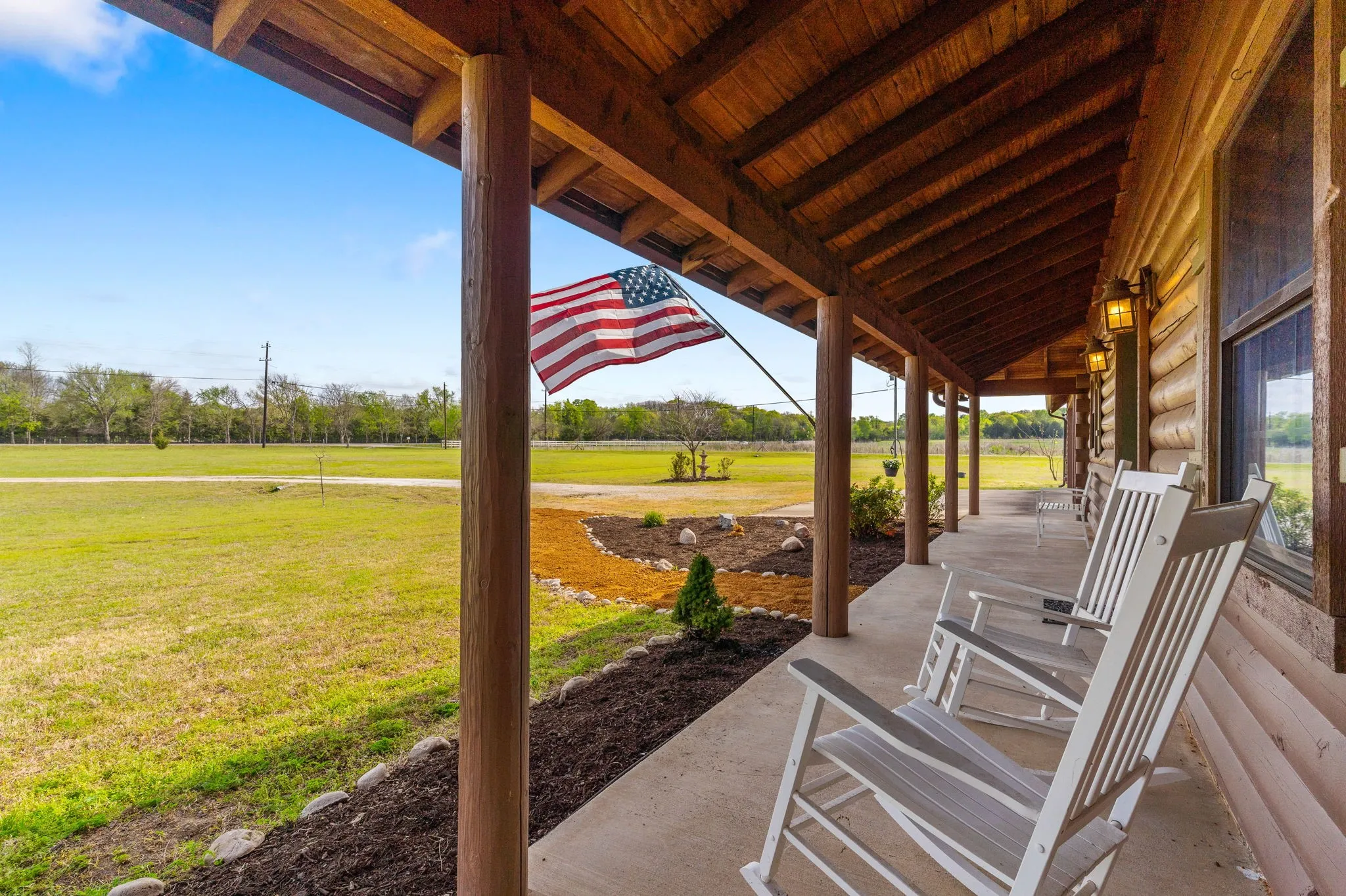 Single Family Residence For Sale in Grayson County , 7516 Fm 121, Van Alstyne, Texas 75495, 3 Bedroom, 3 Bathroom, 2 Garage spaces, 2,340 Sqft, built in 2007, mls#21206221, Real Estate Agent in Van Alstyne, Homes For Sale in Grayson county, Homes For Sale in Van Alstyne, Realtor in Van Alstyne Texas, Real Estate Brokerage Independent Realty Texas, Luminita Cordes Realtor