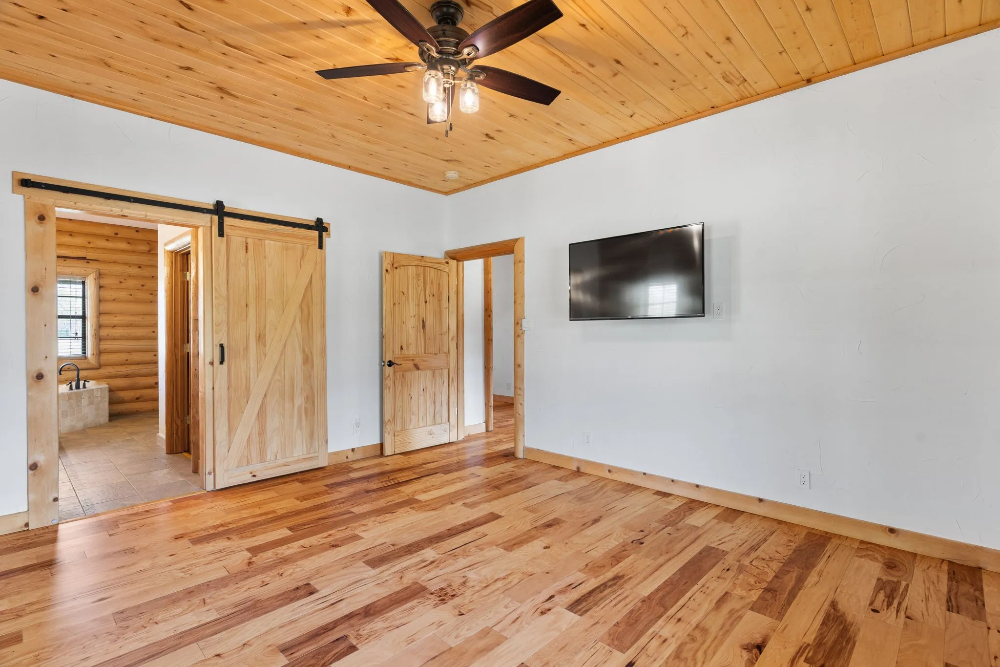 Single Family Residence For Sale in Grayson County , 7516 Fm 121, Van Alstyne, Texas 75495, 3 Bedroom, 3 Bathroom, 2 Garage spaces, 2,340 Sqft, built in 2007, mls#21206221, Real Estate Agent in Van Alstyne, Homes For Sale in Grayson county, Homes For Sale in Van Alstyne, Realtor in Van Alstyne Texas, Real Estate Brokerage Independent Realty Texas, Luminita Cordes Realtor