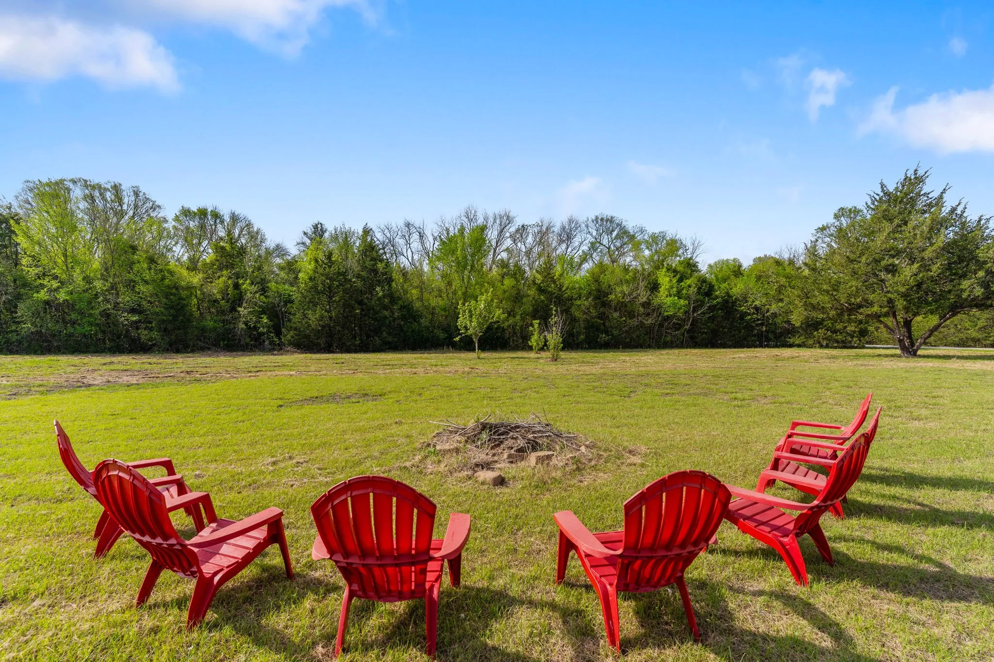 Single Family Residence For Sale in Grayson County , 7516 Fm 121, Van Alstyne, Texas 75495, 3 Bedroom, 3 Bathroom, 2 Garage spaces, 2,340 Sqft, built in 2007, mls#21206221, Real Estate Agent in Van Alstyne, Homes For Sale in Grayson county, Homes For Sale in Van Alstyne, Realtor in Van Alstyne Texas, Real Estate Brokerage Independent Realty Texas, Luminita Cordes Realtor