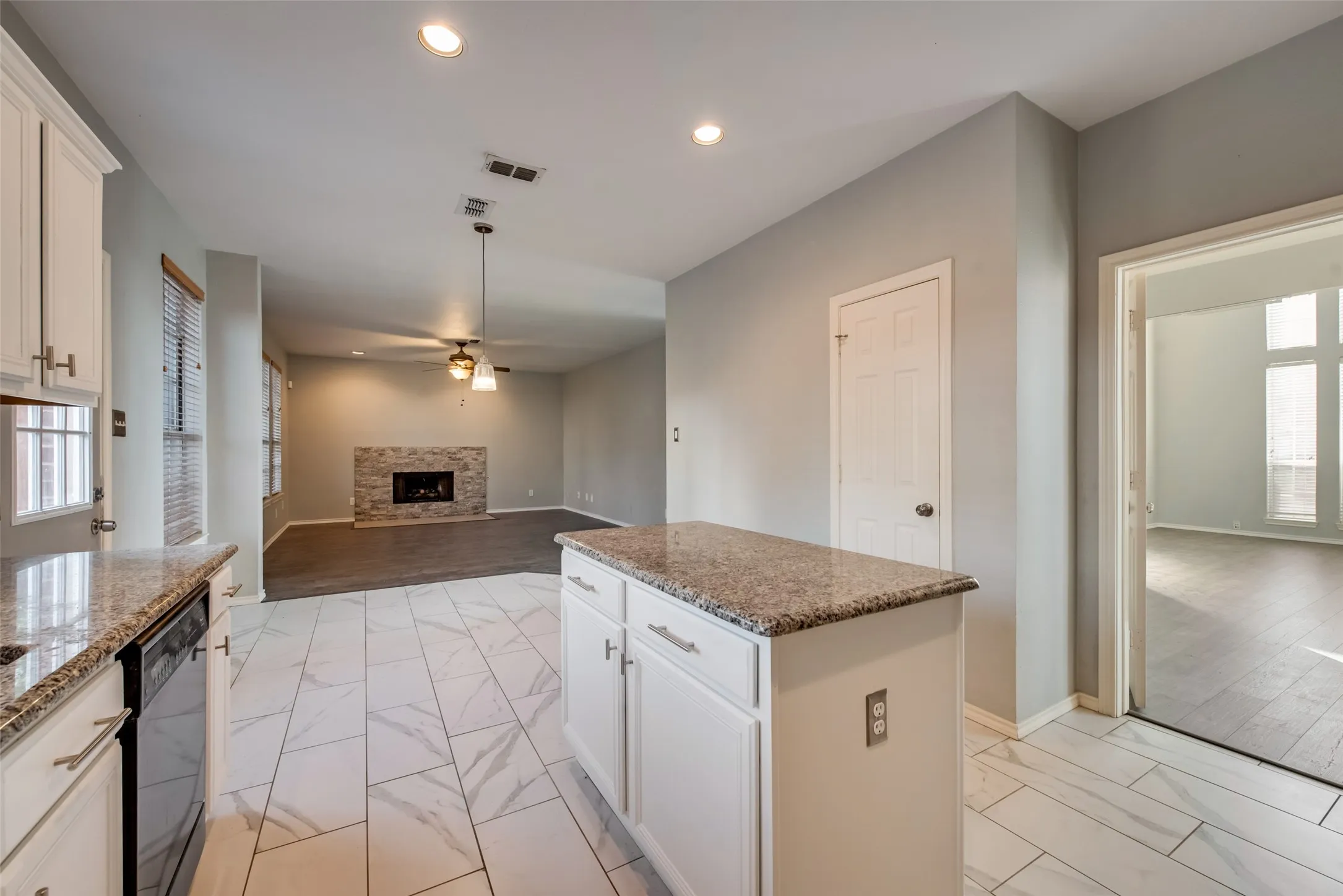 Single Family Residence For Sale in Denton County , 2007 Firewater Place, Lewisville, Texas 75067, 4 Bedroom, 3 Bathroom, 2 Garage spaces, 2,439 Sqft, built in 1991, mls#21225062, Real Estate Agent in Lewisville, Homes For Sale in Denton county, Homes For Sale in Lewisville, Realtor in Lewisville Texas, Real Estate Brokerage Independent Realty Texas, Luminita Cordes Realtor