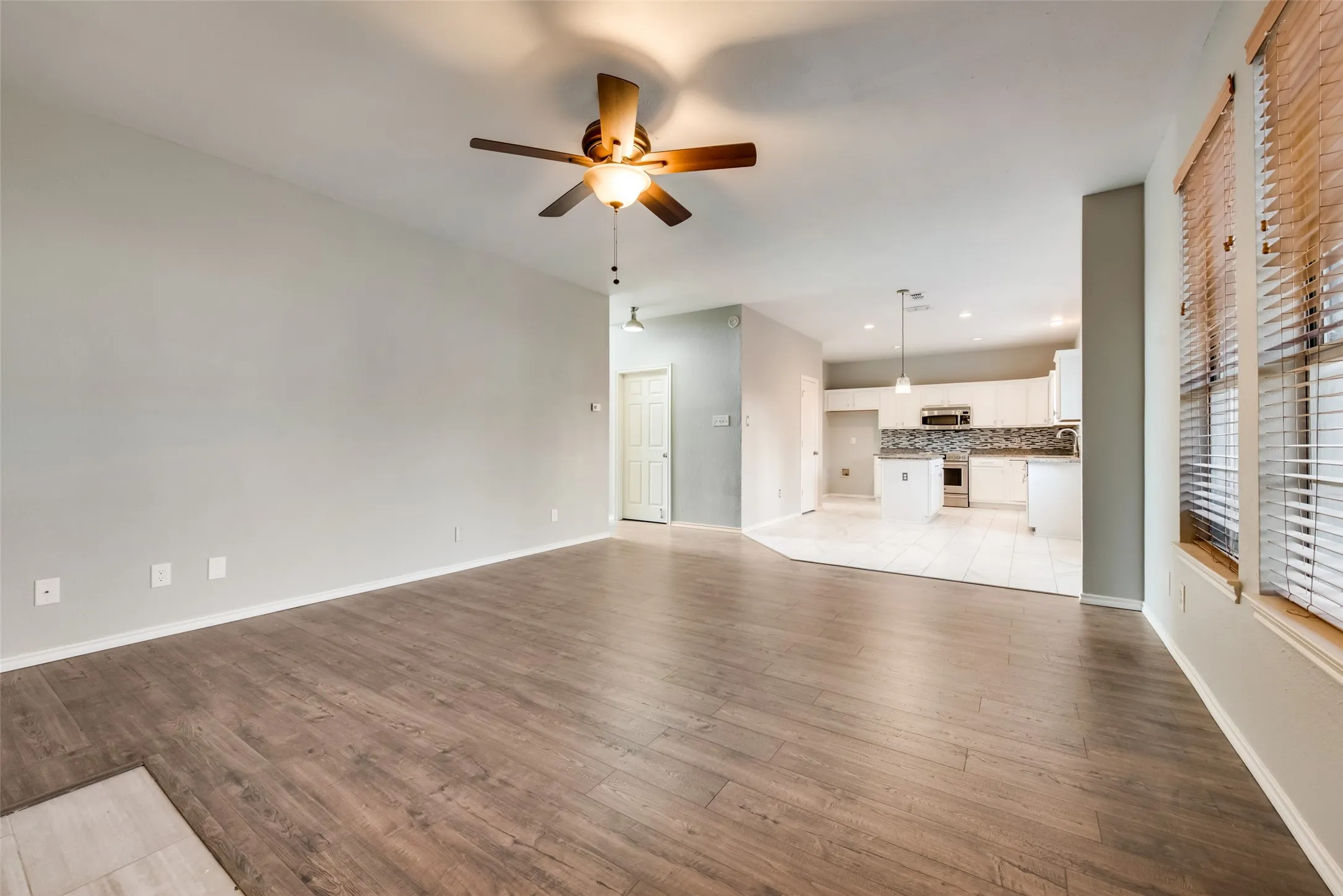Single Family Residence For Sale in Denton County , 2007 Firewater Place, Lewisville, Texas 75067, 4 Bedroom, 3 Bathroom, 2 Garage spaces, 2,439 Sqft, built in 1991, mls#21225062, Real Estate Agent in Lewisville, Homes For Sale in Denton county, Homes For Sale in Lewisville, Realtor in Lewisville Texas, Real Estate Brokerage Independent Realty Texas, Luminita Cordes Realtor