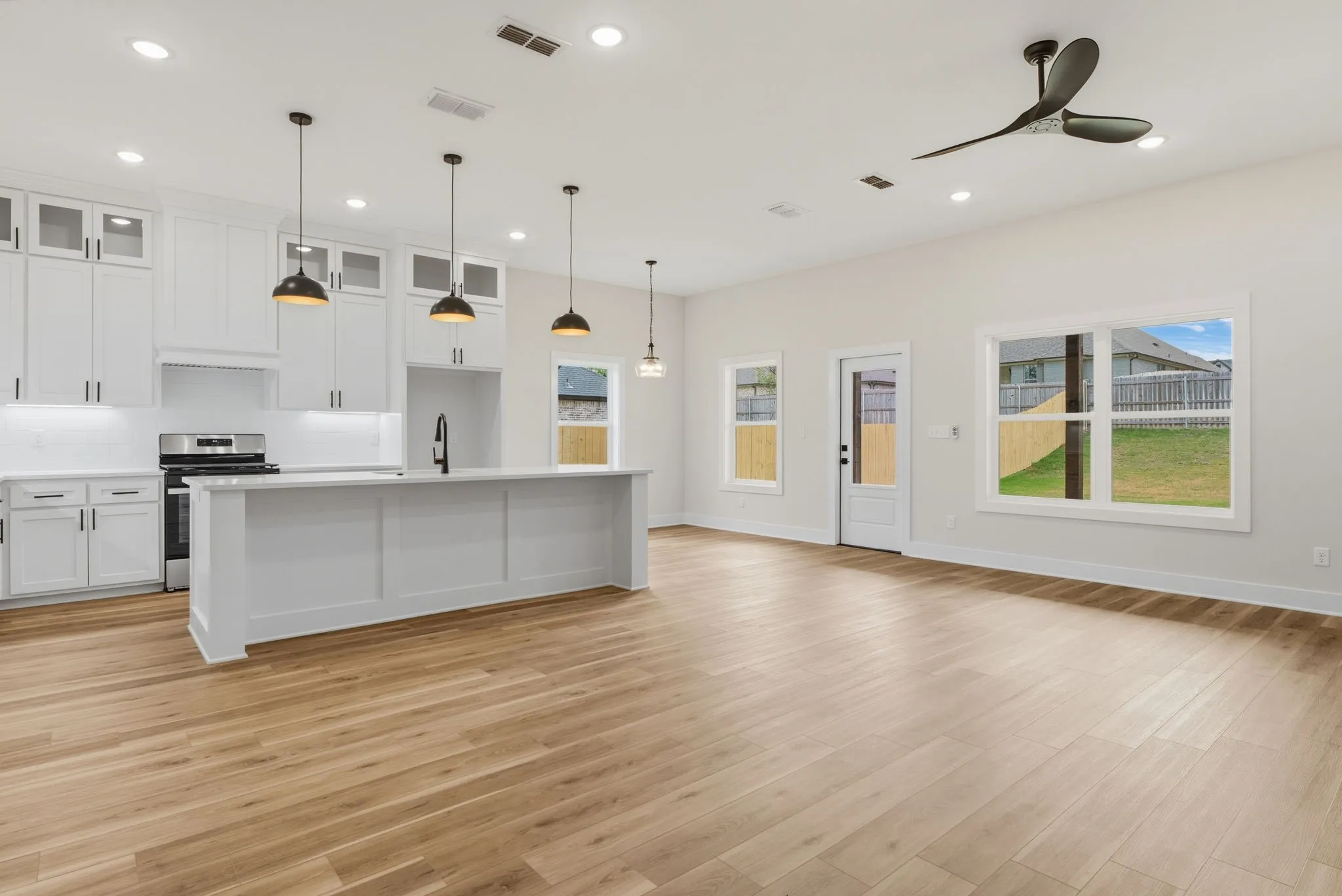Single Family Residence For Sale in Smith County , 135 Kaul Lane, Bullard, Texas 75757, 4 Bedroom, 2 Bathroom, 2 Garage spaces, 1,900 Sqft, built in 2026, New Construction - Complete, mls#21220874, Real Estate Agent in Bullard, Homes For Sale in Smith county, Homes For Sale in Bullard, Realtor in Bullard Texas, Real Estate Brokerage Independent Realty Texas, Luminita Cordes Realtor