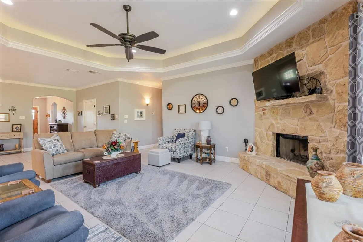 Single Family Residence For Sale in Parker County , 140 Pine Road, Poolville, Texas 76487, 3 Bedroom, 2 Bathroom, 2 Garage spaces, 2,108 Sqft, built in 2016, Preowned, mls#21223093, Real Estate Agent in Poolville, Homes For Sale in Parker county, Homes For Sale in Poolville, Realtor in Poolville Texas, Real Estate Brokerage Independent Realty Texas, Luminita Cordes Realtor