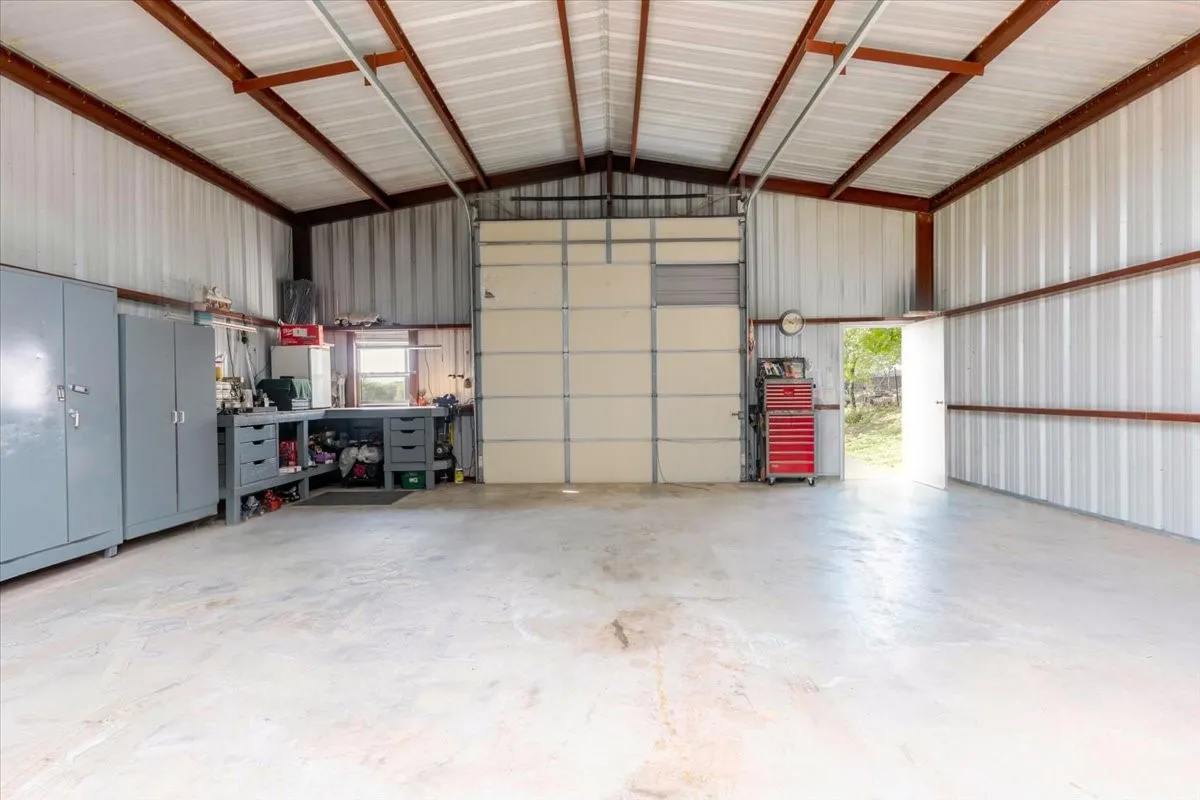 Single Family Residence For Sale in Parker County , 140 Pine Road, Poolville, Texas 76487, 3 Bedroom, 2 Bathroom, 2 Garage spaces, 2,108 Sqft, built in 2016, Preowned, mls#21223093, Real Estate Agent in Poolville, Homes For Sale in Parker county, Homes For Sale in Poolville, Realtor in Poolville Texas, Real Estate Brokerage Independent Realty Texas, Luminita Cordes Realtor