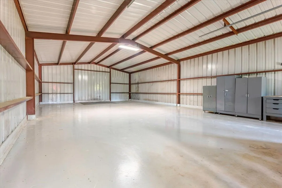 Single Family Residence For Sale in Parker County , 140 Pine Road, Poolville, Texas 76487, 3 Bedroom, 2 Bathroom, 2 Garage spaces, 2,108 Sqft, built in 2016, Preowned, mls#21223093, Real Estate Agent in Poolville, Homes For Sale in Parker county, Homes For Sale in Poolville, Realtor in Poolville Texas, Real Estate Brokerage Independent Realty Texas, Luminita Cordes Realtor