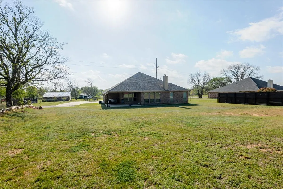 Single Family Residence For Sale in Parker County , 140 Pine Road, Poolville, Texas 76487, 3 Bedroom, 2 Bathroom, 2 Garage spaces, 2,108 Sqft, built in 2016, Preowned, mls#21223093, Real Estate Agent in Poolville, Homes For Sale in Parker county, Homes For Sale in Poolville, Realtor in Poolville Texas, Real Estate Brokerage Independent Realty Texas, Luminita Cordes Realtor