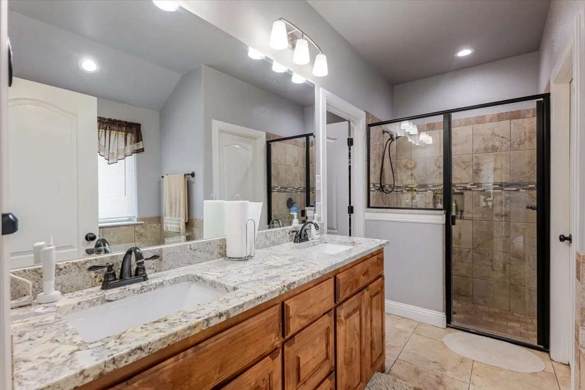 Single Family Residence For Sale in Parker County , 140 Pine Road, Poolville, Texas 76487, 3 Bedroom, 2 Bathroom, 2 Garage spaces, 2,108 Sqft, built in 2016, Preowned, mls#21223093, Real Estate Agent in Poolville, Homes For Sale in Parker county, Homes For Sale in Poolville, Realtor in Poolville Texas, Real Estate Brokerage Independent Realty Texas, Luminita Cordes Realtor