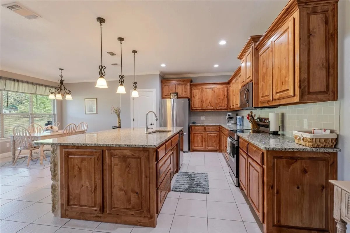 Single Family Residence For Sale in Parker County , 140 Pine Road, Poolville, Texas 76487, 3 Bedroom, 2 Bathroom, 2 Garage spaces, 2,108 Sqft, built in 2016, Preowned, mls#21223093, Real Estate Agent in Poolville, Homes For Sale in Parker county, Homes For Sale in Poolville, Realtor in Poolville Texas, Real Estate Brokerage Independent Realty Texas, Luminita Cordes Realtor
