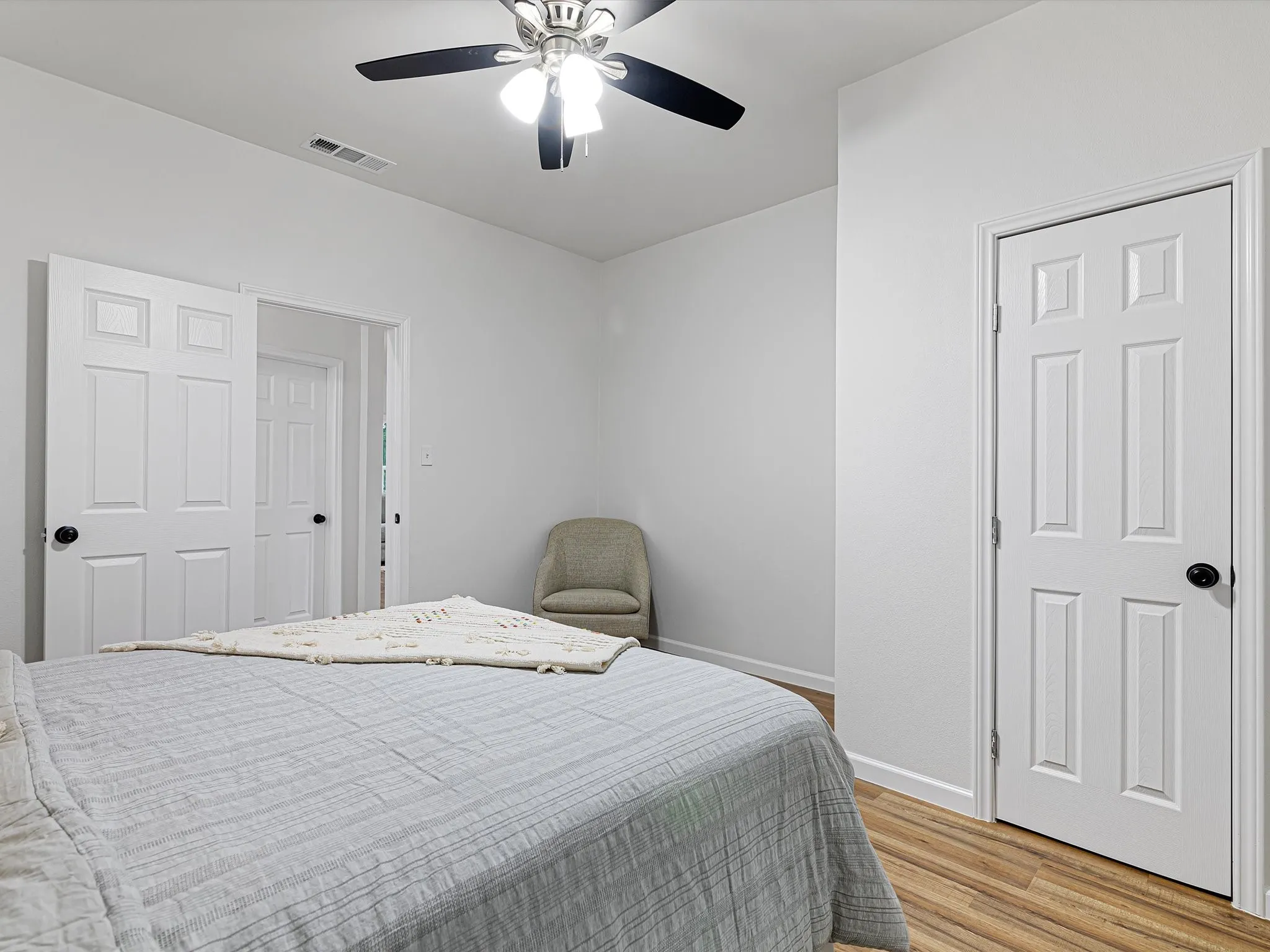 2nd bedroom off front hall
