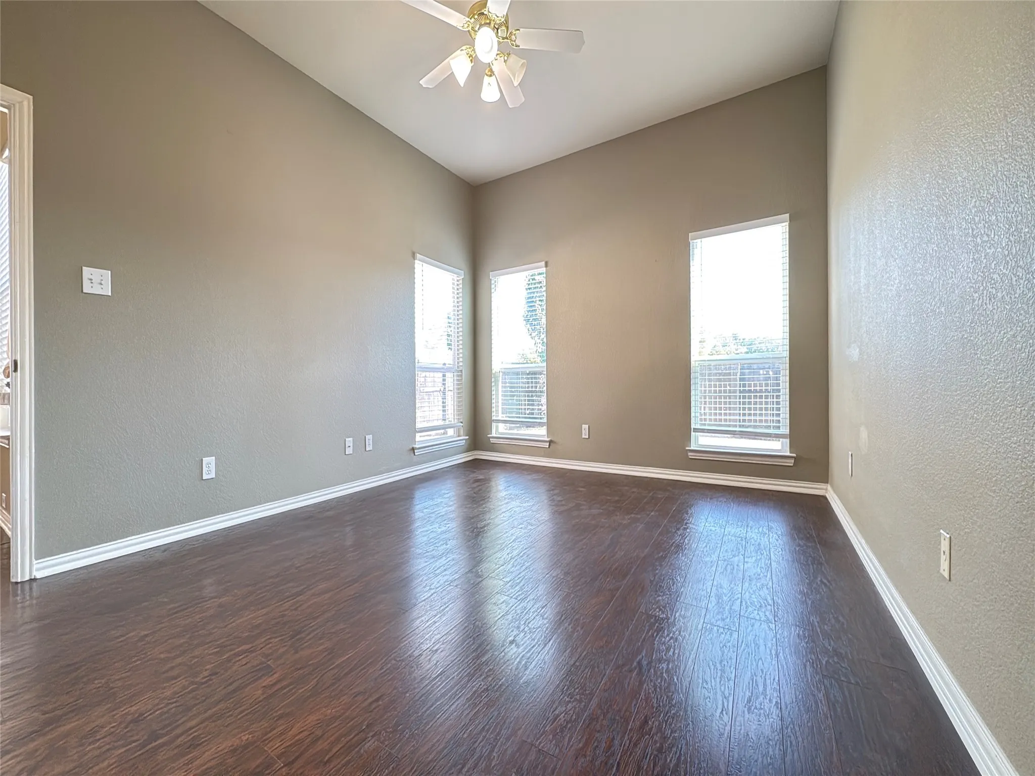 Single Family Residence For Sale in Collin County , 1430 Berkley Road, Allen, Texas 75002, 4 Bedroom, 2 Bathroom, 2 Garage spaces, 2,189 Sqft, built in 1998, mls#21196306, Real Estate Agent in Allen, Homes For Sale in Collin county, Homes For Sale in Allen, Realtor in Allen Texas, Real Estate Brokerage Independent Realty Texas, Luminita Cordes Realtor
