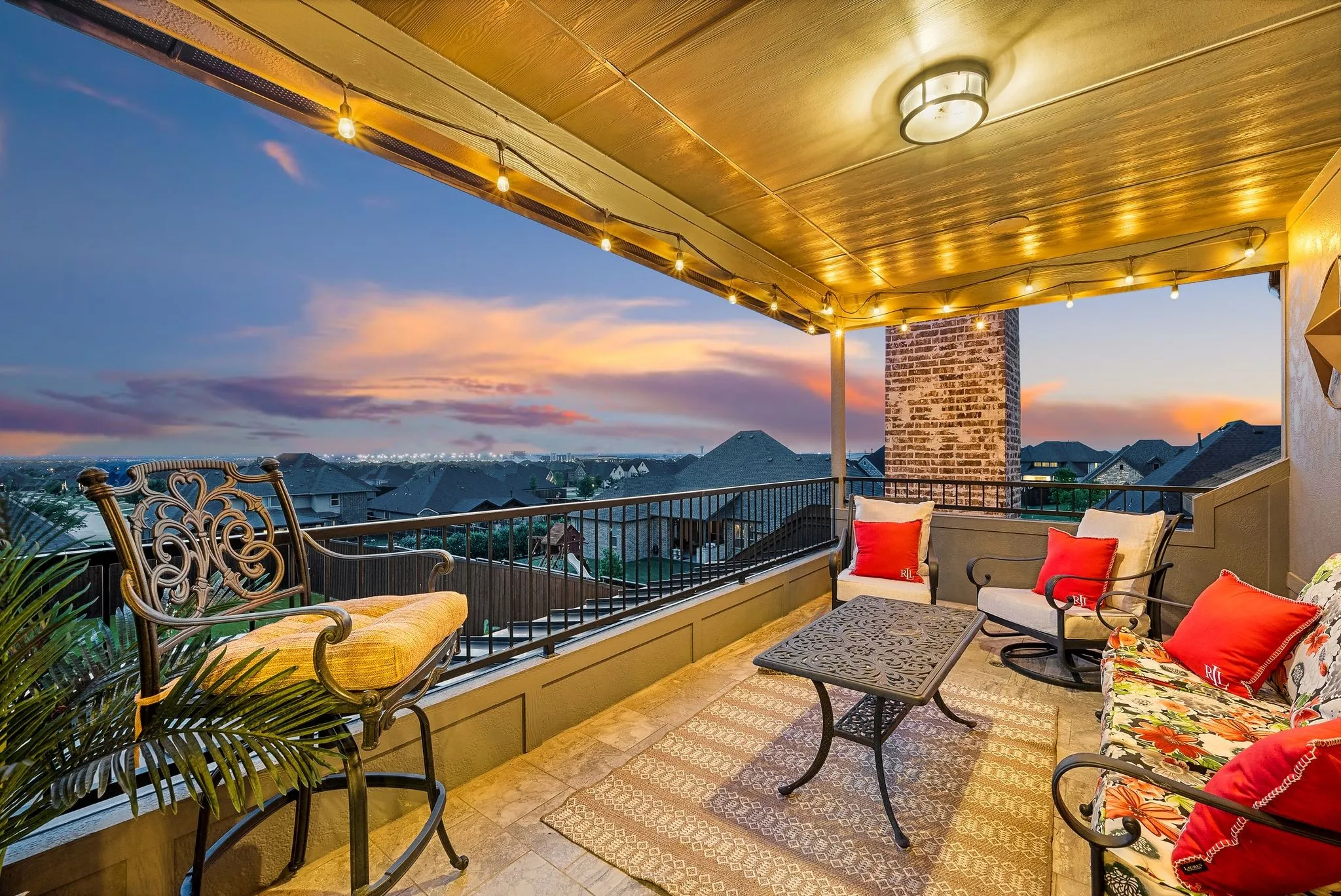 Single Family Residence For Sale in Collin County , 1521 Latigo Court, Prosper, Texas 75078, 5 Bedroom, 6 Bathroom, 3 Garage spaces, 4,888 Sqft, built in 2017, Preowned, mls#21223639, Real Estate Agent in Prosper, Homes For Sale in Collin county, Homes For Sale in Prosper, Realtor in Prosper Texas, Real Estate Brokerage Independent Realty Texas, Luminita Cordes Realtor
