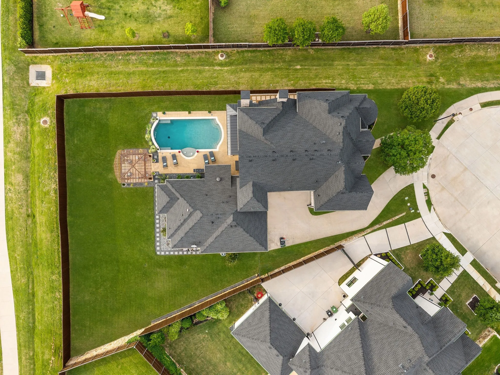 Single Family Residence For Sale in Collin County , 1521 Latigo Court, Prosper, Texas 75078, 5 Bedroom, 6 Bathroom, 3 Garage spaces, 4,888 Sqft, built in 2017, Preowned, mls#21223639, Real Estate Agent in Prosper, Homes For Sale in Collin county, Homes For Sale in Prosper, Realtor in Prosper Texas, Real Estate Brokerage Independent Realty Texas, Luminita Cordes Realtor