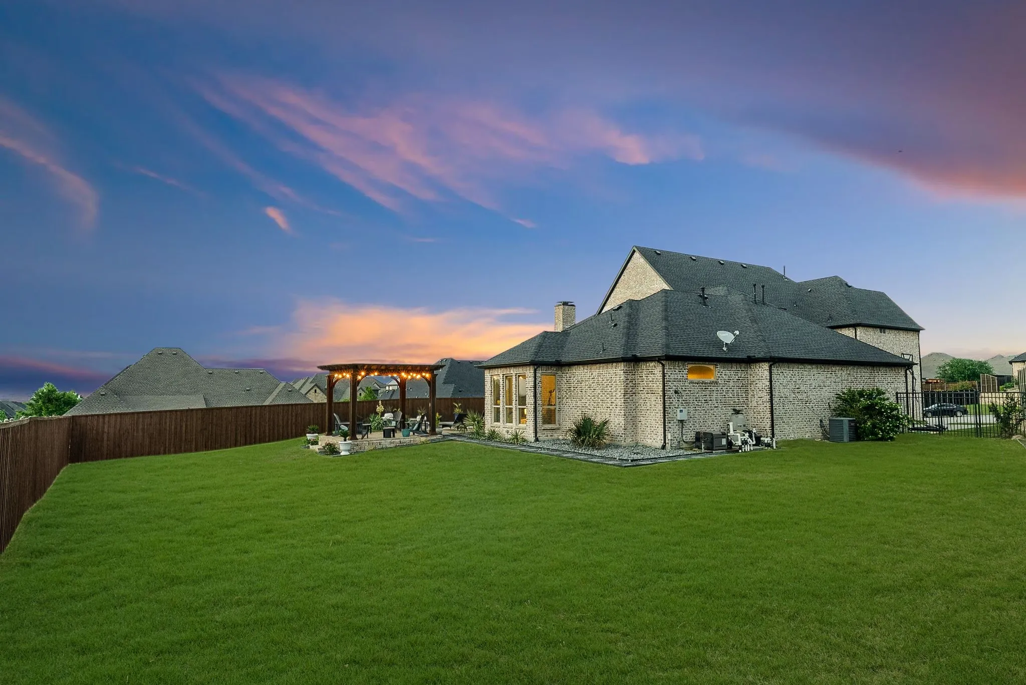 Single Family Residence For Sale in Collin County , 1521 Latigo Court, Prosper, Texas 75078, 5 Bedroom, 6 Bathroom, 3 Garage spaces, 4,888 Sqft, built in 2017, Preowned, mls#21223639, Real Estate Agent in Prosper, Homes For Sale in Collin county, Homes For Sale in Prosper, Realtor in Prosper Texas, Real Estate Brokerage Independent Realty Texas, Luminita Cordes Realtor