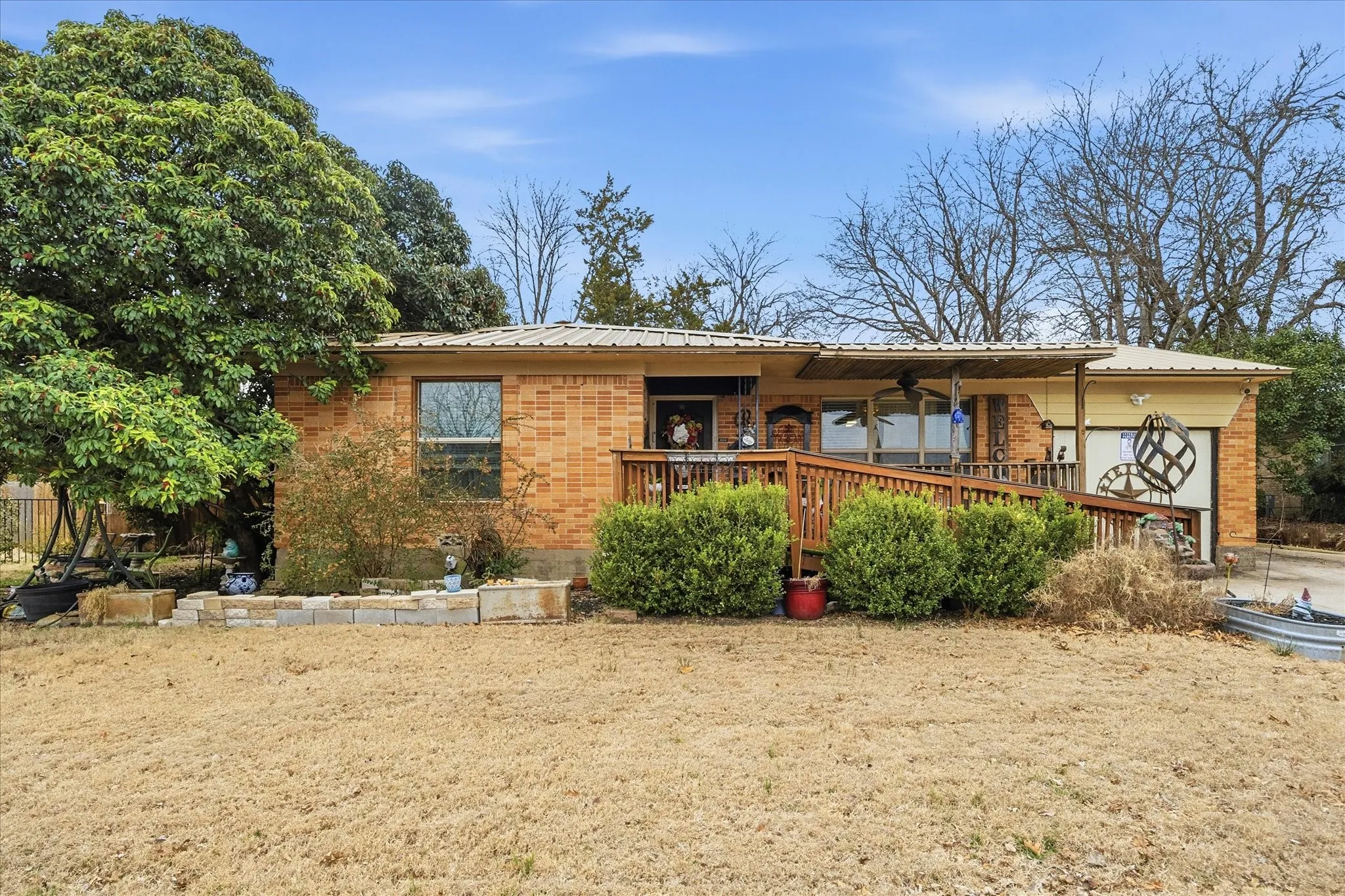 Single Family Residence For Sale in Rockwall County , 101 Joe White Street, Rockwall, Texas 75087, 3 Bedroom, 2 Bathroom, Garage spaces, 1,088 Sqft, built in 1980, mls#21224198, Real Estate Agent in Rockwall, Homes For Sale in Rockwall county, Homes For Sale in Rockwall, Realtor in Rockwall Texas, Real Estate Brokerage Independent Realty Texas, Luminita Cordes Realtor
