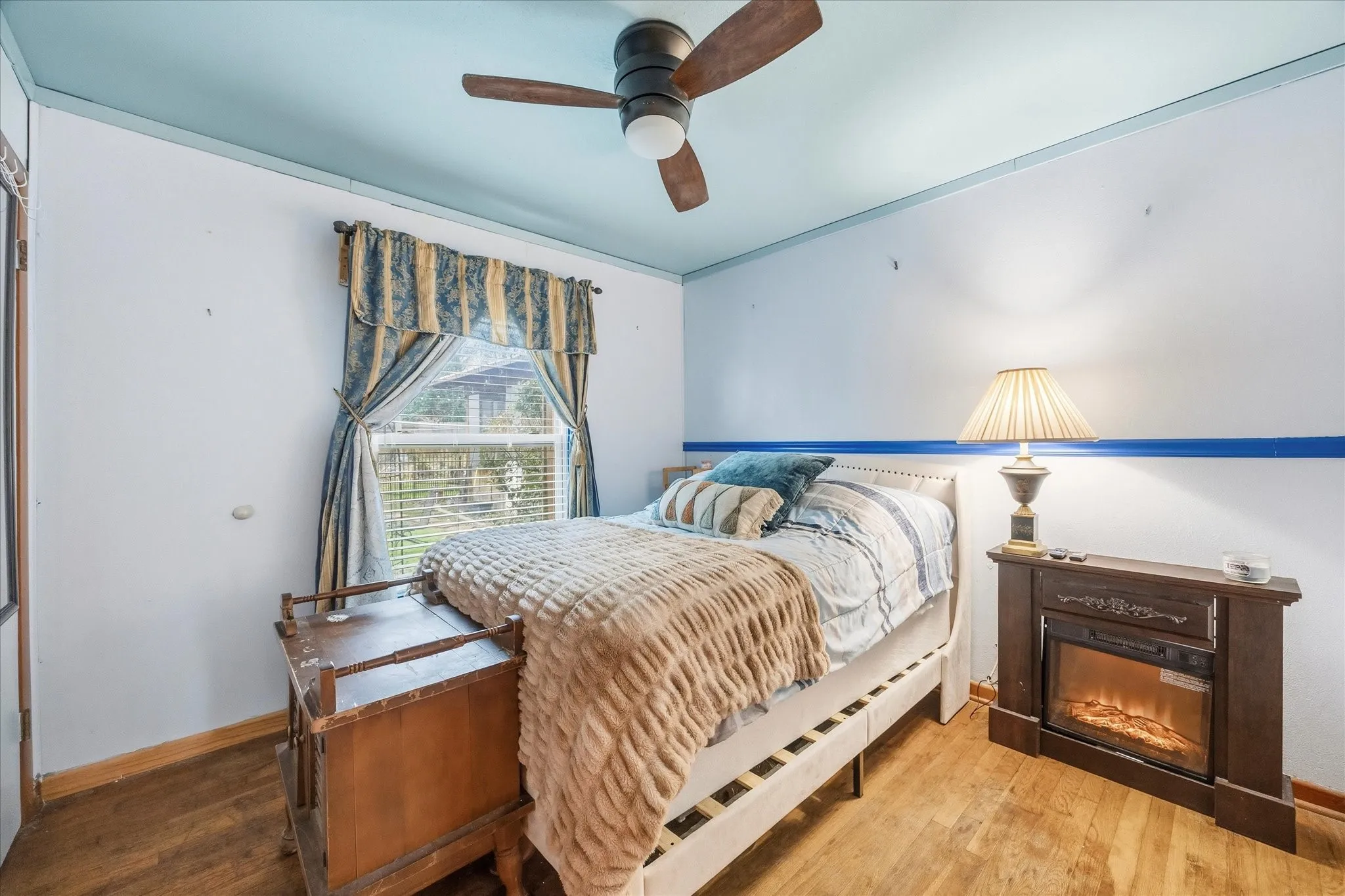 Spacious bedroom