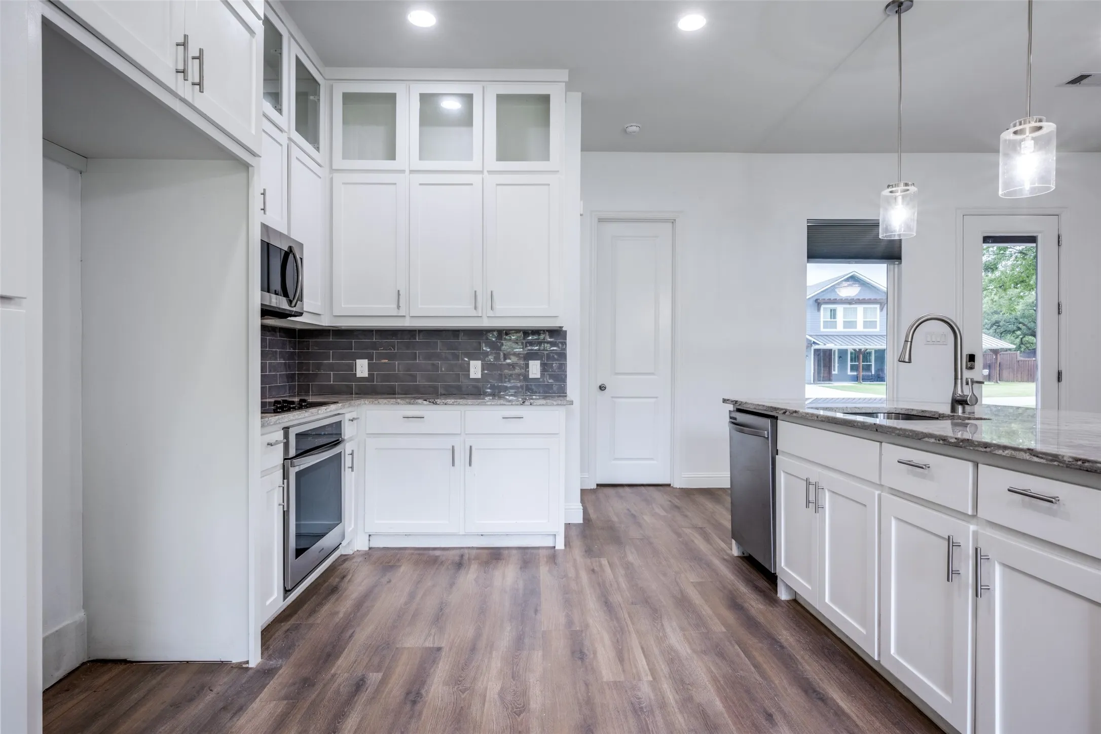 Single Family Residence For Sale in Denton County , 9108 Shoshone Trail, Flower Mound, Texas 75022, 3 Bedroom, 3 Bathroom, 2 Garage spaces, 2,270 Sqft, built in 1969, Preowned, mls#21226471, Real Estate Agent in Flower Mound, Homes For Sale in Denton county, Homes For Sale in Flower Mound, Realtor in Flower Mound Texas, Real Estate Brokerage Independent Realty Texas, Luminita Cordes Realtor
