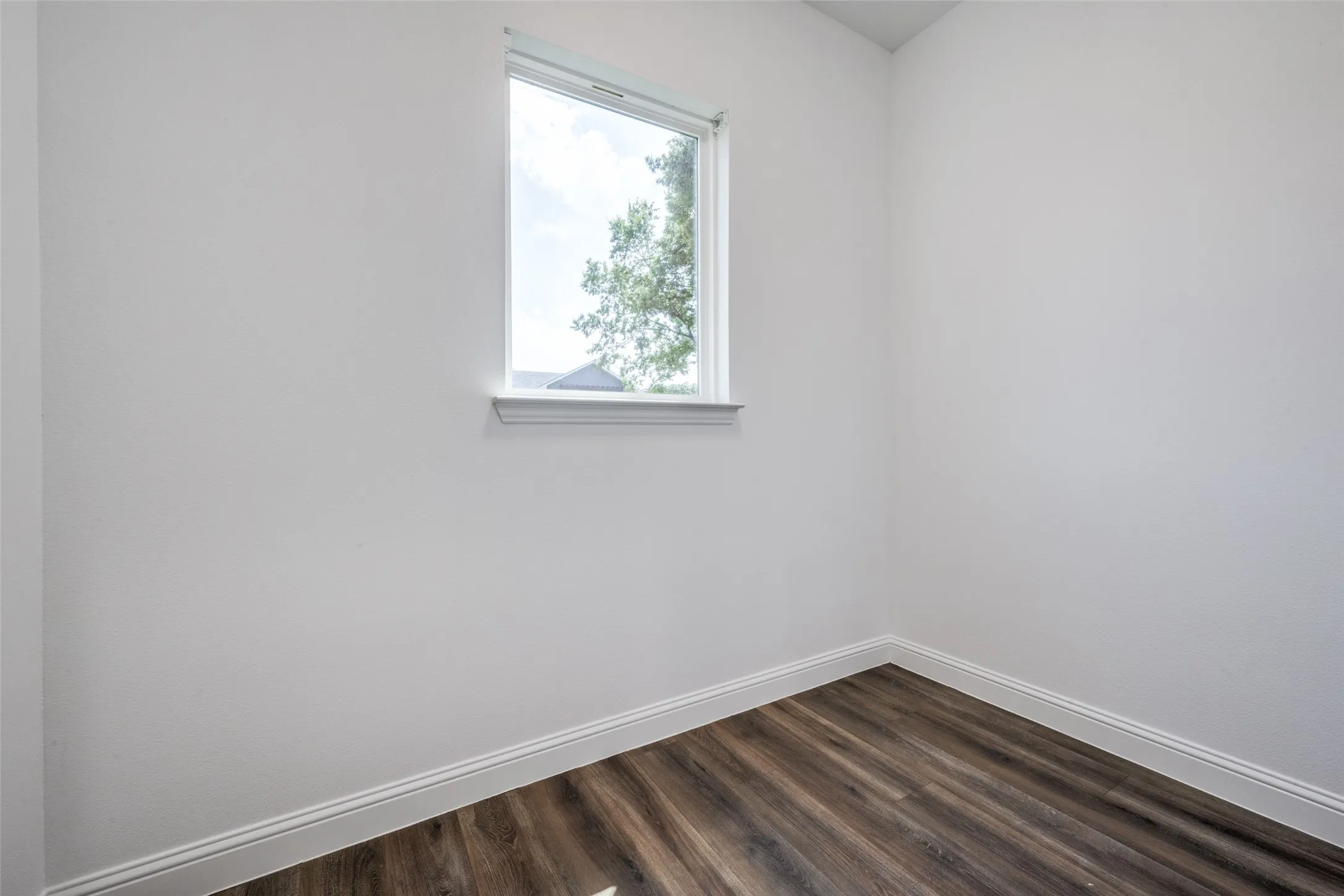 Single Family Residence For Sale in Denton County , 9108 Shoshone Trail, Flower Mound, Texas 75022, 3 Bedroom, 3 Bathroom, 2 Garage spaces, 2,270 Sqft, built in 1969, Preowned, mls#21226471, Real Estate Agent in Flower Mound, Homes For Sale in Denton county, Homes For Sale in Flower Mound, Realtor in Flower Mound Texas, Real Estate Brokerage Independent Realty Texas, Luminita Cordes Realtor