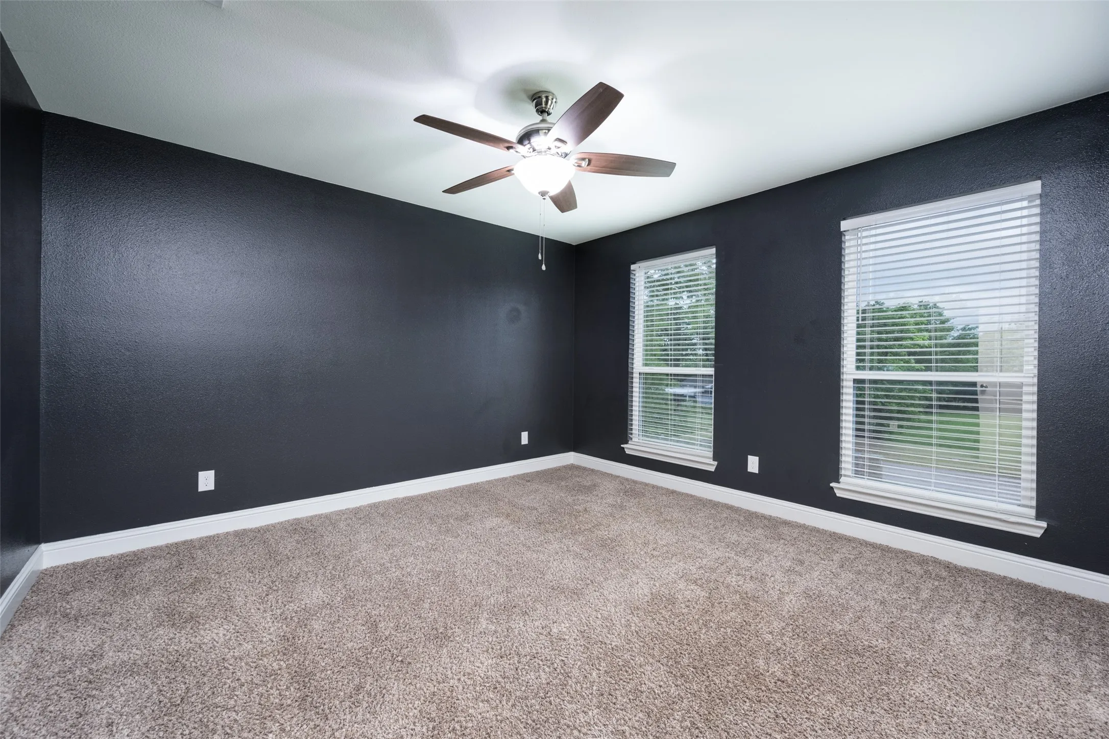 Single Family Residence For Sale in Denton County , 9108 Shoshone Trail, Flower Mound, Texas 75022, 3 Bedroom, 3 Bathroom, 2 Garage spaces, 2,270 Sqft, built in 1969, Preowned, mls#21226471, Real Estate Agent in Flower Mound, Homes For Sale in Denton county, Homes For Sale in Flower Mound, Realtor in Flower Mound Texas, Real Estate Brokerage Independent Realty Texas, Luminita Cordes Realtor