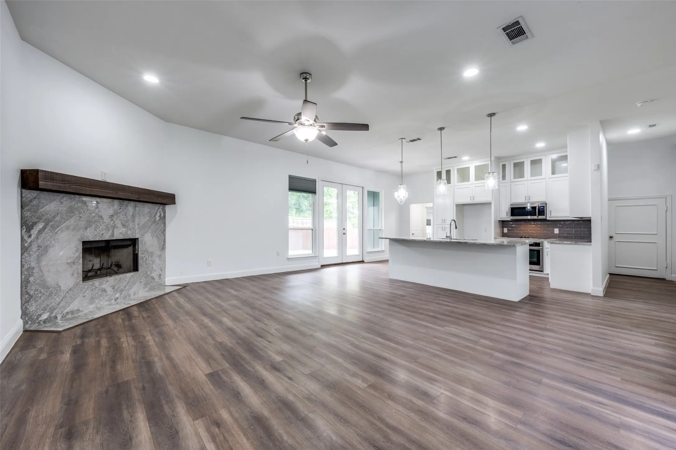 Single Family Residence For Sale in Denton County , 9108 Shoshone Trail, Flower Mound, Texas 75022, 3 Bedroom, 3 Bathroom, 2 Garage spaces, 2,270 Sqft, built in 1969, Preowned, mls#21226471, Real Estate Agent in Flower Mound, Homes For Sale in Denton county, Homes For Sale in Flower Mound, Realtor in Flower Mound Texas, Real Estate Brokerage Independent Realty Texas, Luminita Cordes Realtor