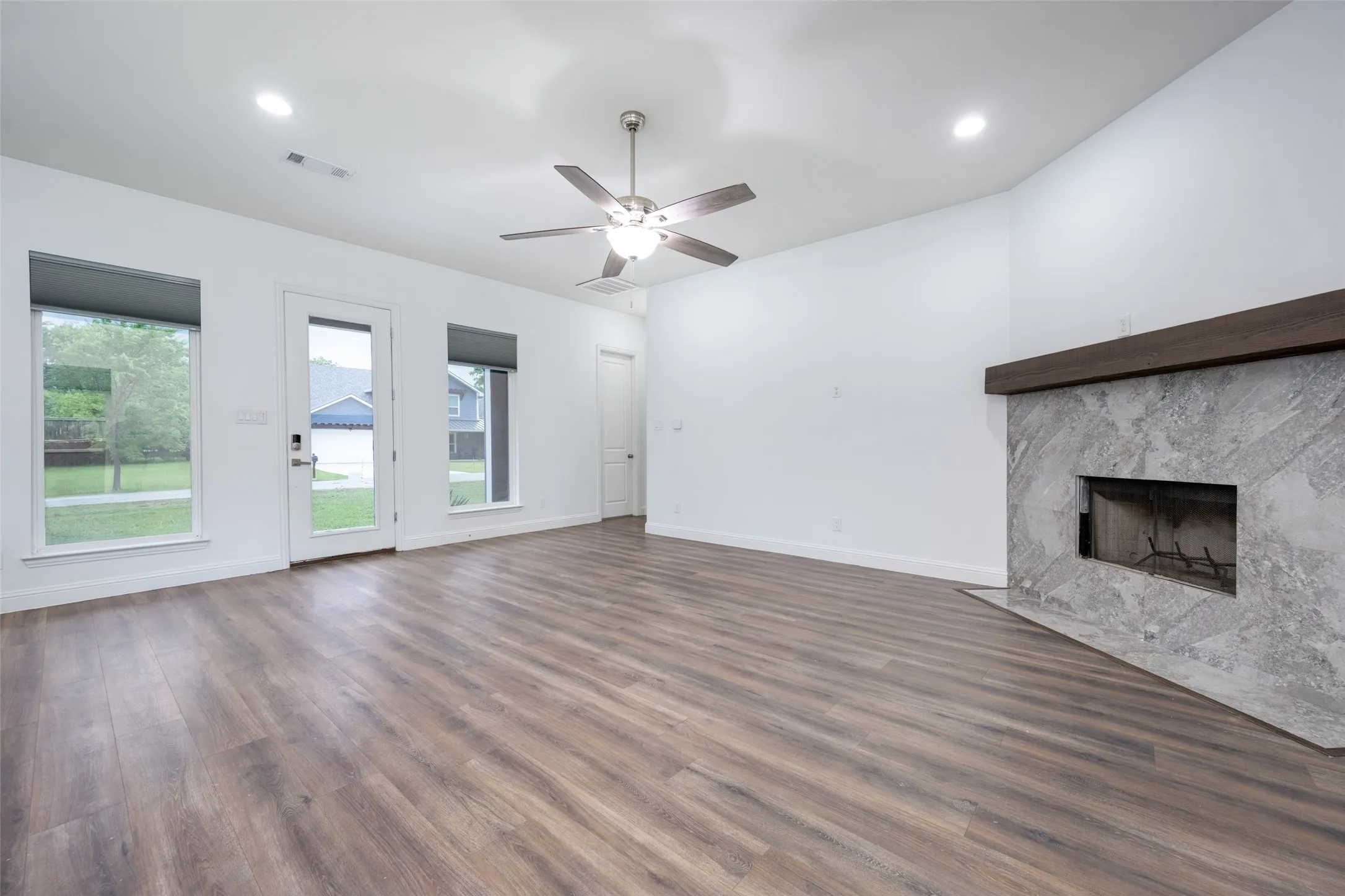 Single Family Residence For Sale in Denton County , 9108 Shoshone Trail, Flower Mound, Texas 75022, 3 Bedroom, 3 Bathroom, 2 Garage spaces, 2,270 Sqft, built in 1969, Preowned, mls#21226471, Real Estate Agent in Flower Mound, Homes For Sale in Denton county, Homes For Sale in Flower Mound, Realtor in Flower Mound Texas, Real Estate Brokerage Independent Realty Texas, Luminita Cordes Realtor