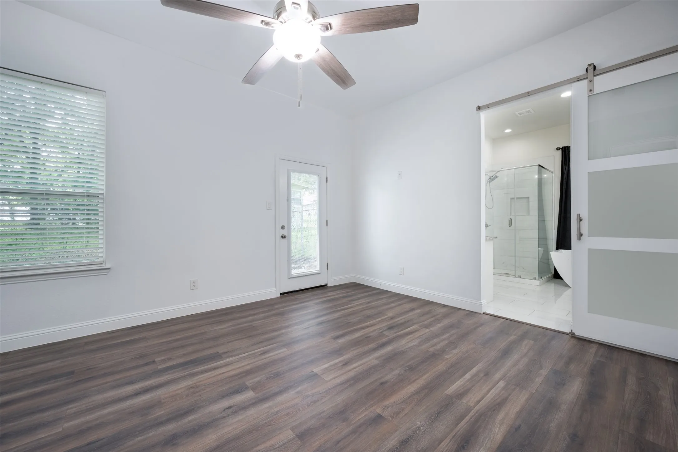 Single Family Residence For Sale in Denton County , 9108 Shoshone Trail, Flower Mound, Texas 75022, 3 Bedroom, 3 Bathroom, 2 Garage spaces, 2,270 Sqft, built in 1969, Preowned, mls#21226471, Real Estate Agent in Flower Mound, Homes For Sale in Denton county, Homes For Sale in Flower Mound, Realtor in Flower Mound Texas, Real Estate Brokerage Independent Realty Texas, Luminita Cordes Realtor