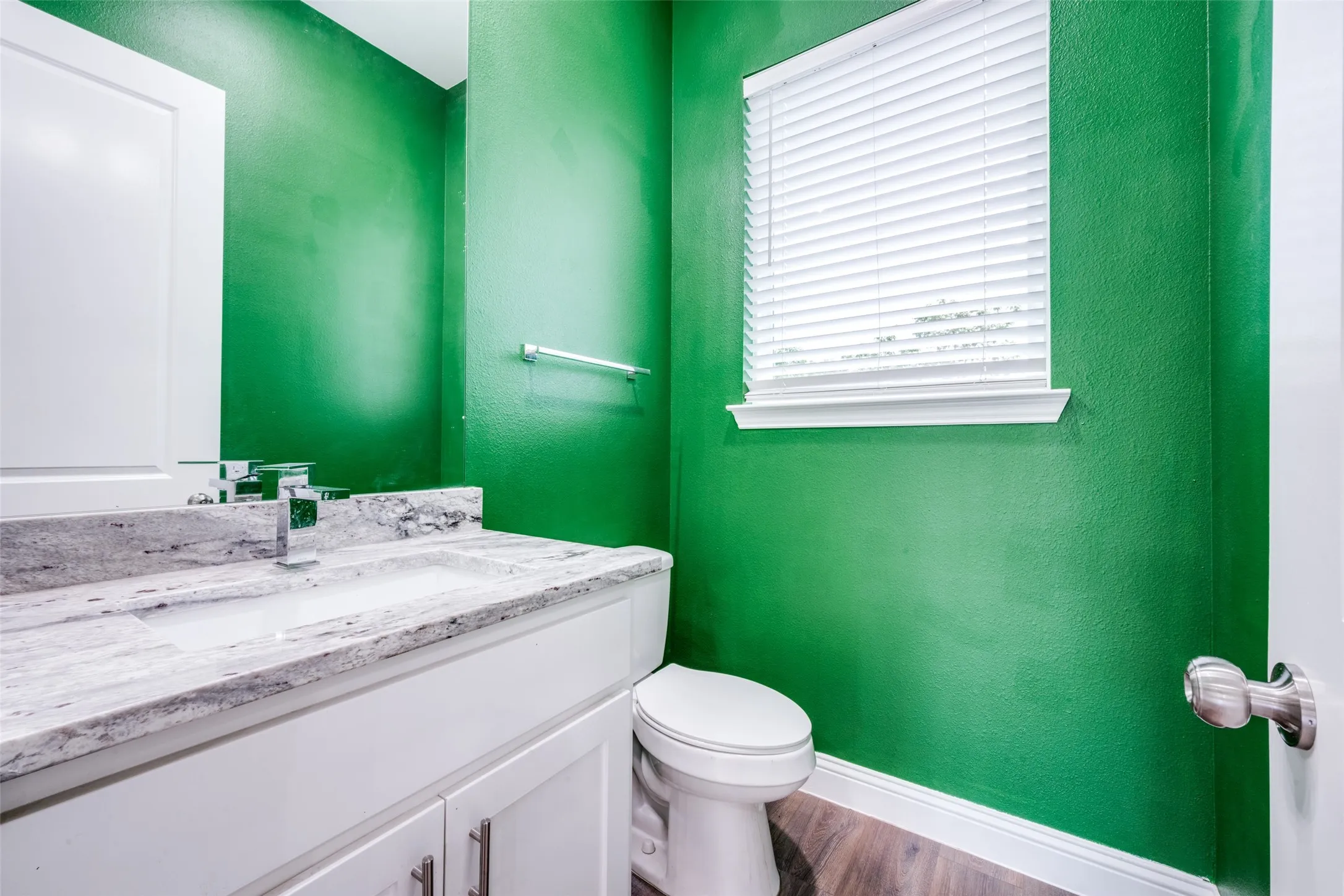 Single Family Residence For Sale in Denton County , 9108 Shoshone Trail, Flower Mound, Texas 75022, 3 Bedroom, 3 Bathroom, 2 Garage spaces, 2,270 Sqft, built in 1969, Preowned, mls#21226471, Real Estate Agent in Flower Mound, Homes For Sale in Denton county, Homes For Sale in Flower Mound, Realtor in Flower Mound Texas, Real Estate Brokerage Independent Realty Texas, Luminita Cordes Realtor