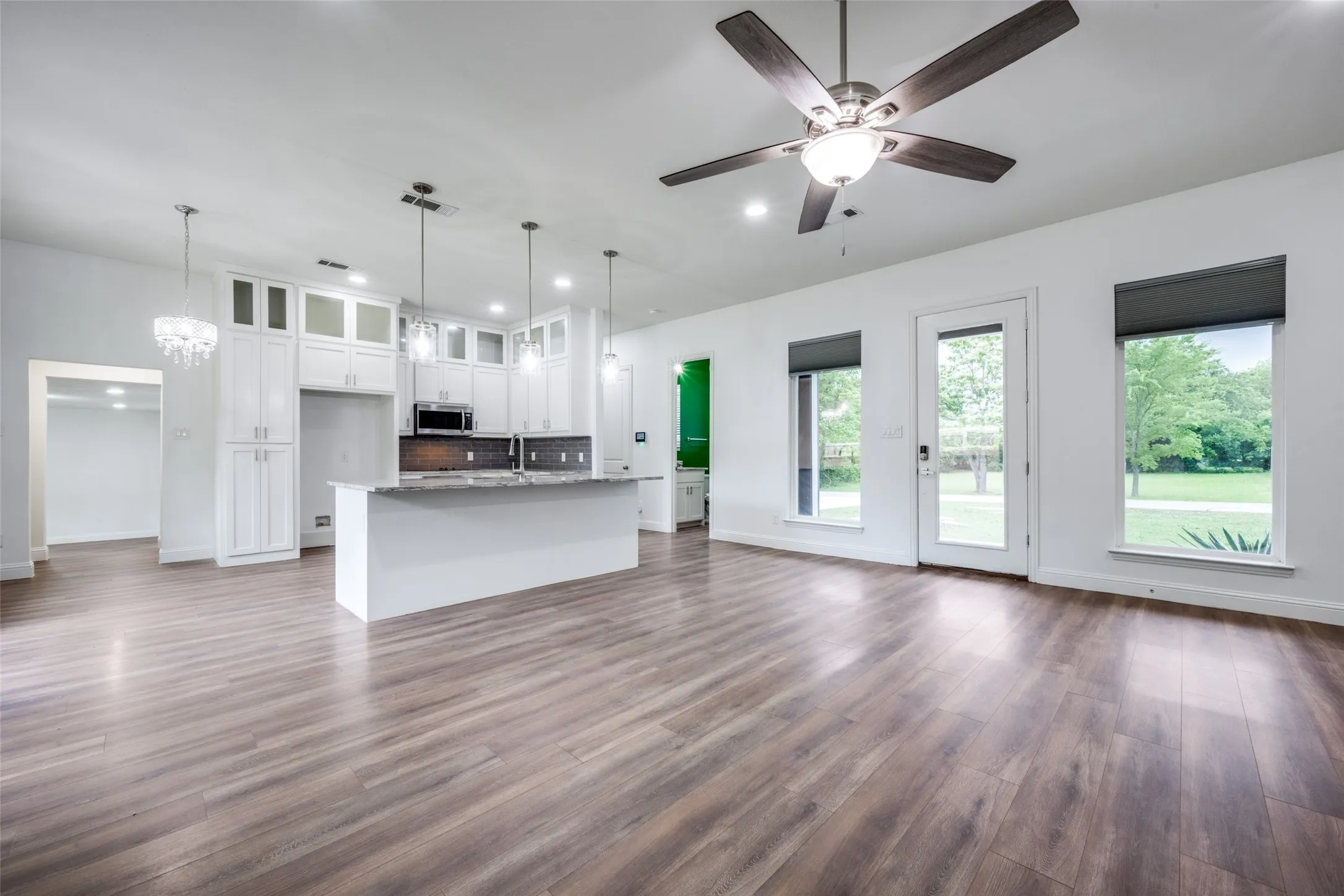 Single Family Residence For Sale in Denton County , 9108 Shoshone Trail, Flower Mound, Texas 75022, 3 Bedroom, 3 Bathroom, 2 Garage spaces, 2,270 Sqft, built in 1969, Preowned, mls#21226471, Real Estate Agent in Flower Mound, Homes For Sale in Denton county, Homes For Sale in Flower Mound, Realtor in Flower Mound Texas, Real Estate Brokerage Independent Realty Texas, Luminita Cordes Realtor