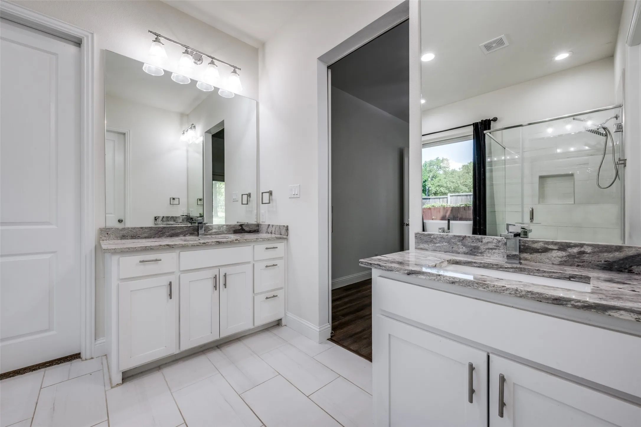 Single Family Residence For Sale in Denton County , 9108 Shoshone Trail, Flower Mound, Texas 75022, 3 Bedroom, 3 Bathroom, 2 Garage spaces, 2,270 Sqft, built in 1969, Preowned, mls#21226471, Real Estate Agent in Flower Mound, Homes For Sale in Denton county, Homes For Sale in Flower Mound, Realtor in Flower Mound Texas, Real Estate Brokerage Independent Realty Texas, Luminita Cordes Realtor