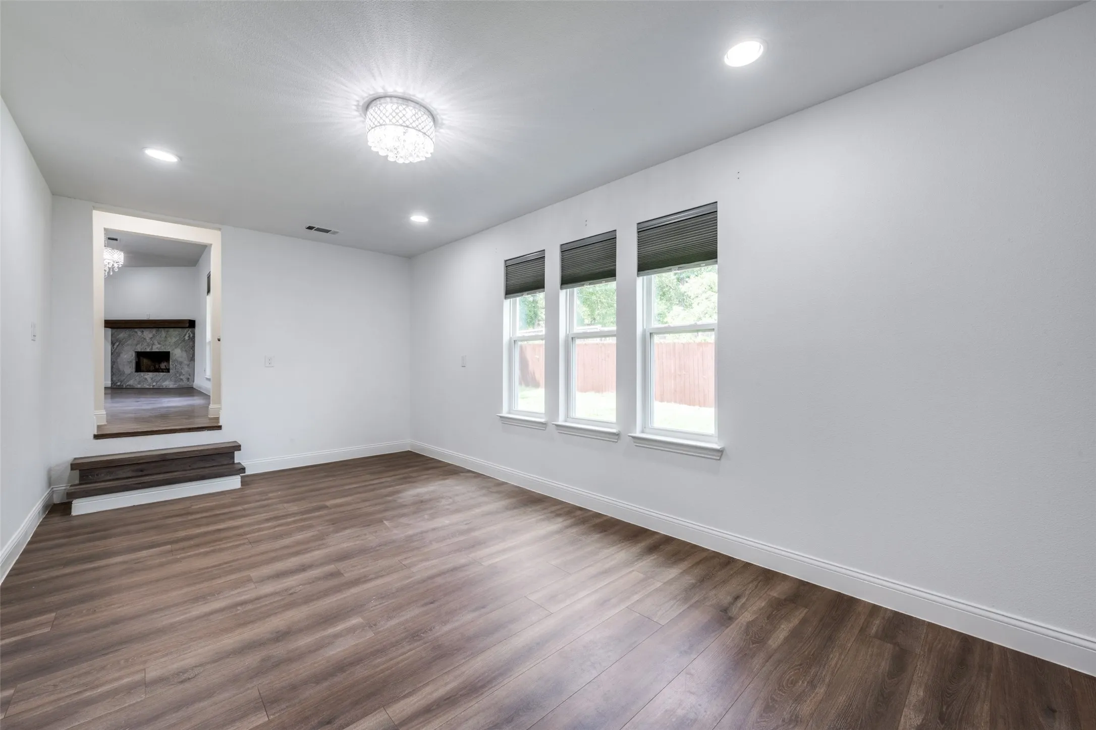 Single Family Residence For Sale in Denton County , 9108 Shoshone Trail, Flower Mound, Texas 75022, 3 Bedroom, 3 Bathroom, 2 Garage spaces, 2,270 Sqft, built in 1969, Preowned, mls#21226471, Real Estate Agent in Flower Mound, Homes For Sale in Denton county, Homes For Sale in Flower Mound, Realtor in Flower Mound Texas, Real Estate Brokerage Independent Realty Texas, Luminita Cordes Realtor