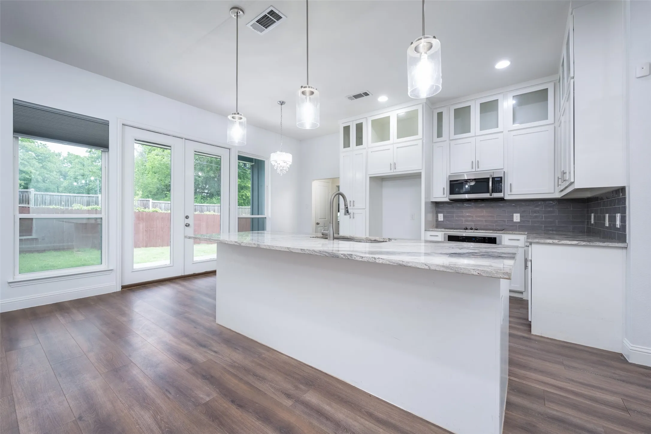 Single Family Residence For Sale in Denton County , 9108 Shoshone Trail, Flower Mound, Texas 75022, 3 Bedroom, 3 Bathroom, 2 Garage spaces, 2,270 Sqft, built in 1969, Preowned, mls#21226471, Real Estate Agent in Flower Mound, Homes For Sale in Denton county, Homes For Sale in Flower Mound, Realtor in Flower Mound Texas, Real Estate Brokerage Independent Realty Texas, Luminita Cordes Realtor