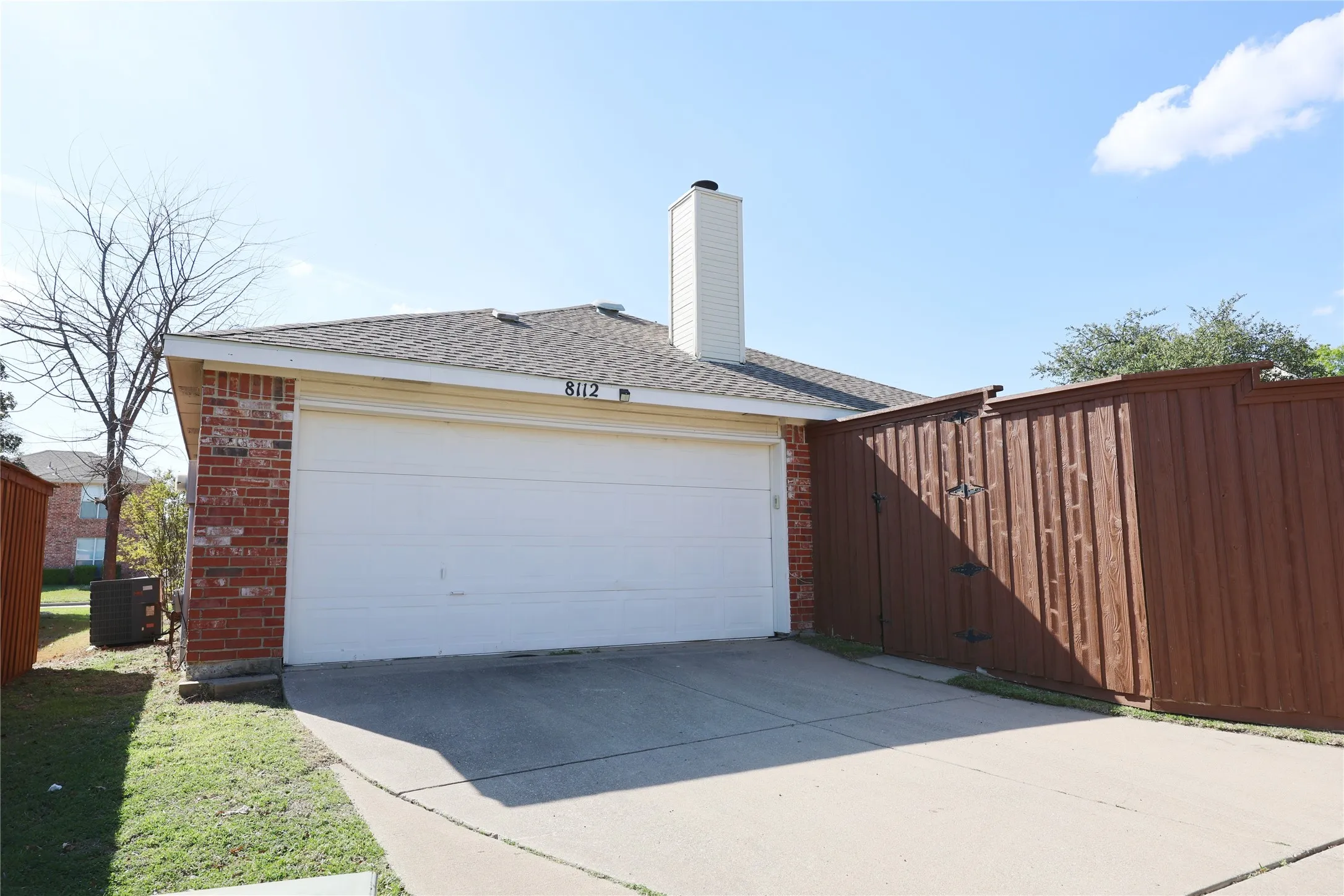 Single Family Residence For Sale in Collin County , 8112 Dock Street, Frisco, Texas 75035, 3 Bedrooms, 2 Bathrooms, 2 Garage spaces, 2,155 Sqft, built in 1994, Preowned, Price $459,000, mls#21216341, Real Estate Agent in Frisco, Homes For Sale in Collin county, Homes For Sale in Frisco, Realtor in Frisco Texas, Real Estate Brokerage Independent Realty Texas, Luminita Cordes Realtor